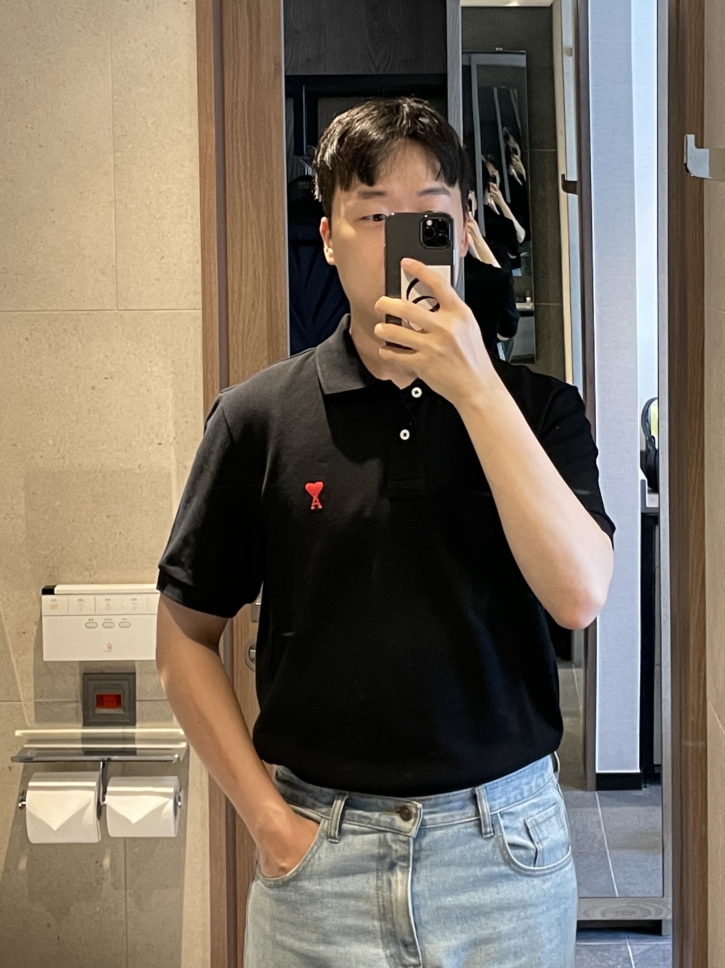 AMI de Coeur Polo Shirt Black 착용 스타일