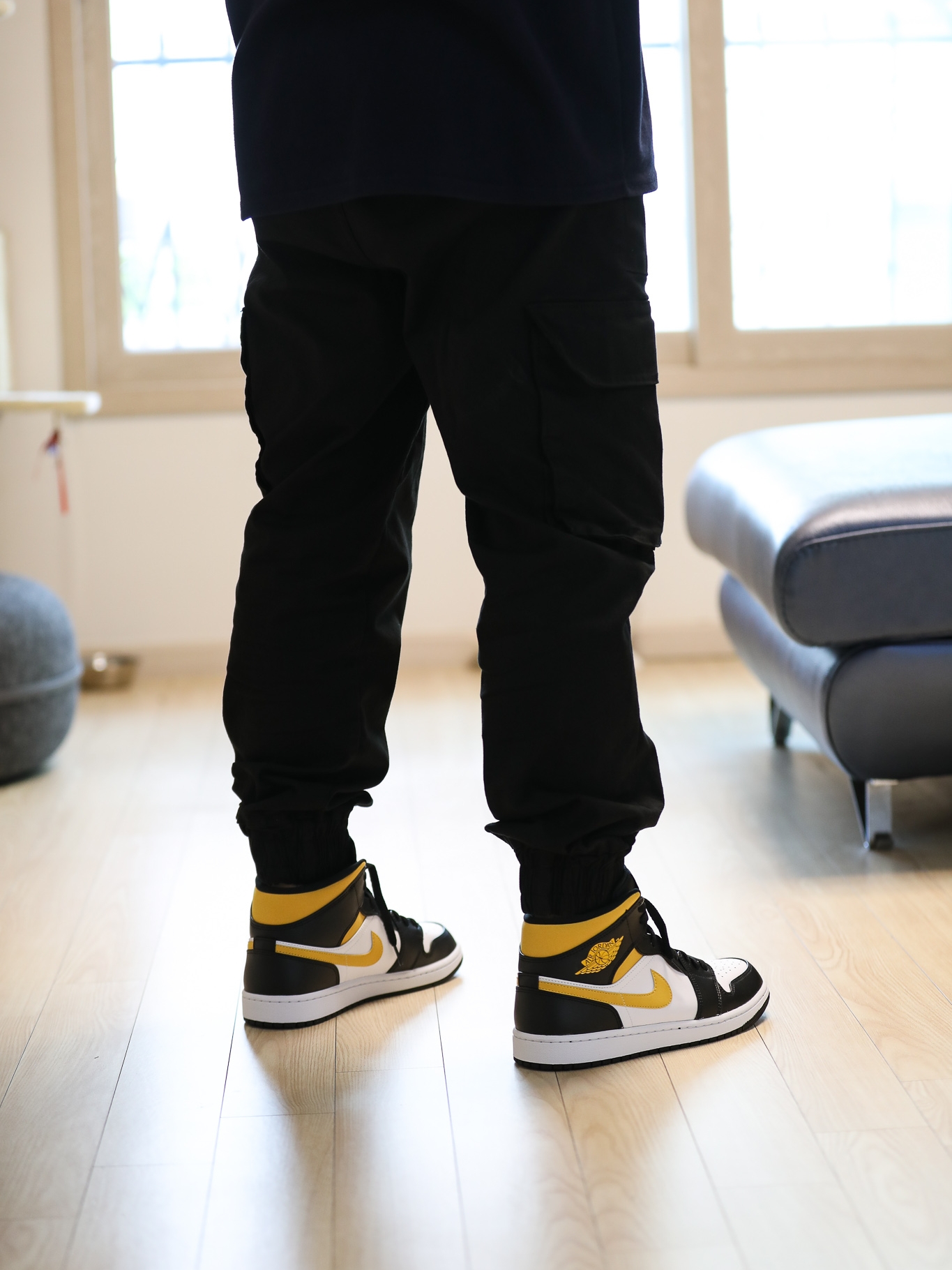 Jordan 1 Mid Pollen 착용 스타일 - 1
