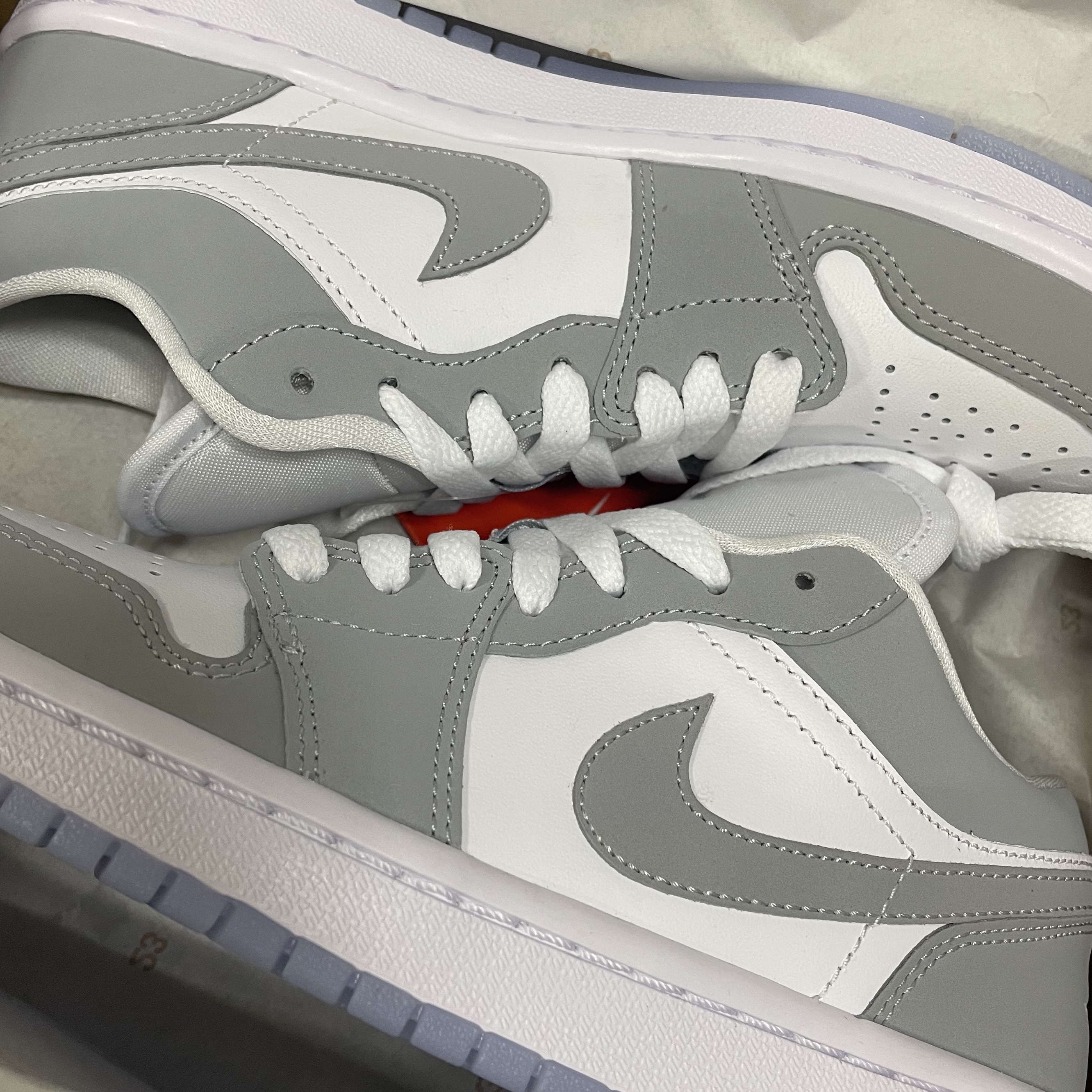 (W) Jordan 1 Low White Wolf Grey 착용 스타일