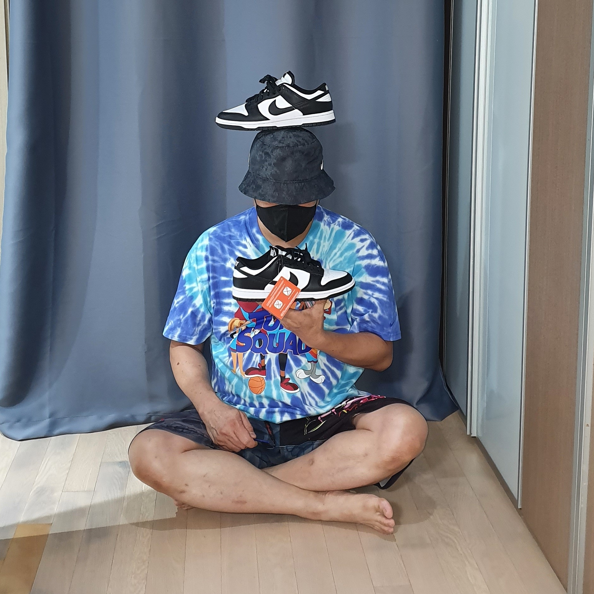 Nike Dunk Low Retro Black, Nike NRG Bucket Hat Black 착용 스타일 - 1