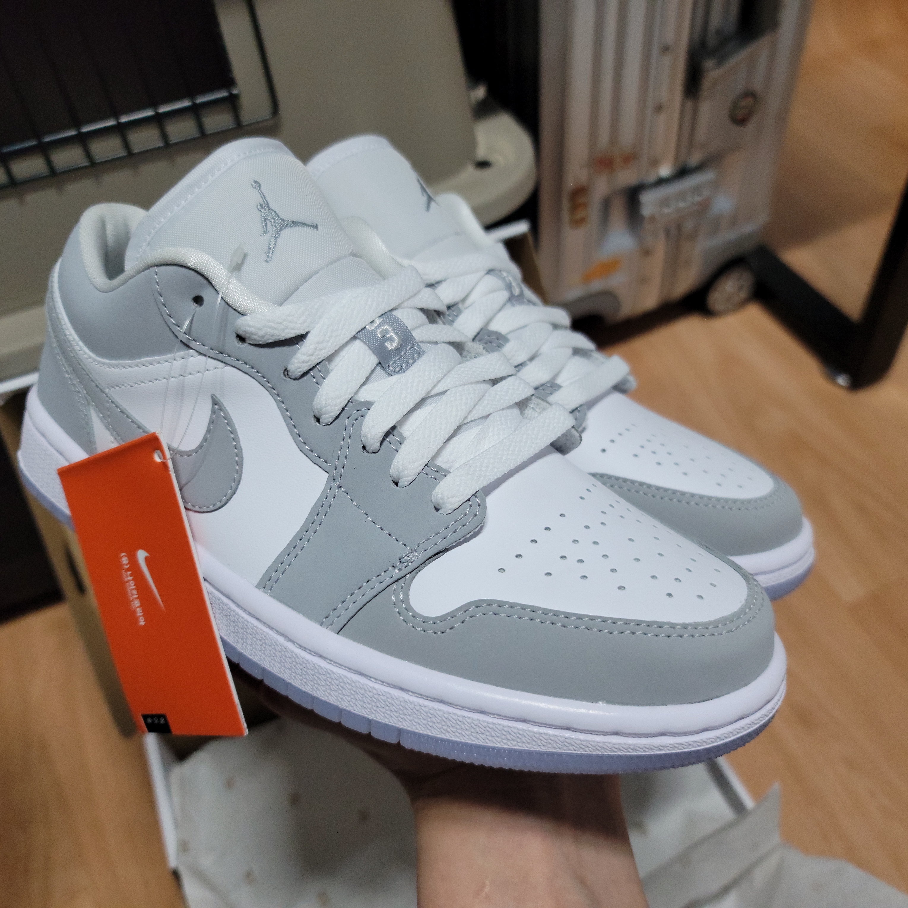 (W) Jordan 1 Low White Wolf Grey 착용 스타일