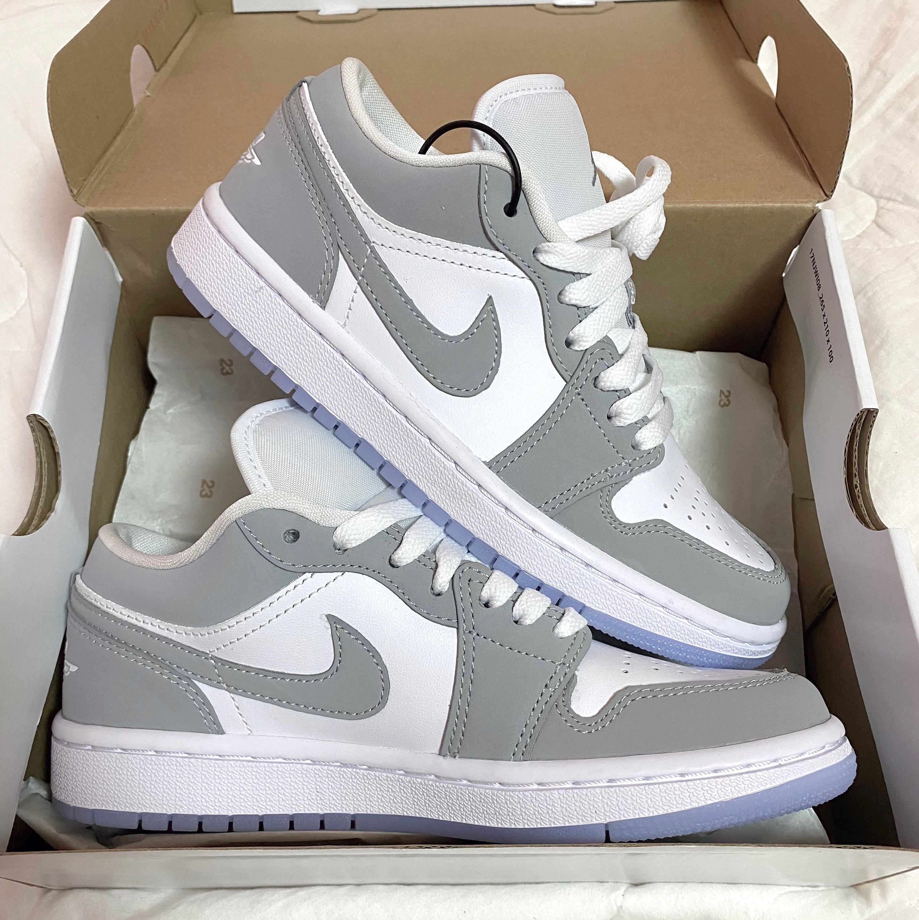 (W) Jordan 1 Low White Wolf Grey 착용 스타일