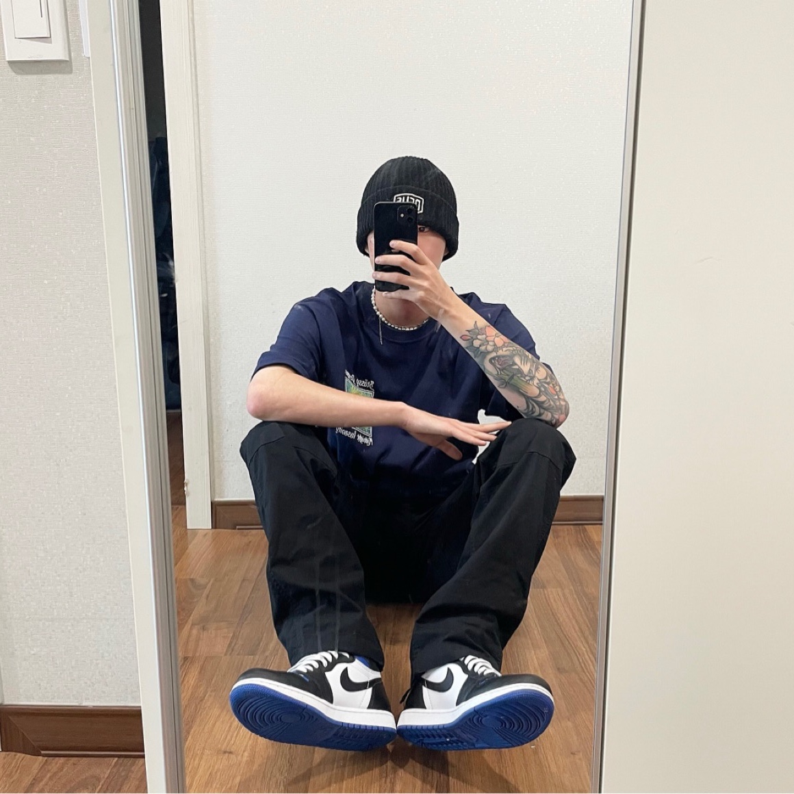 Jordan 1 Retro High OG Royal Toe, Stussy Midnight Insanity T-Shirt Navy 착용 스타일