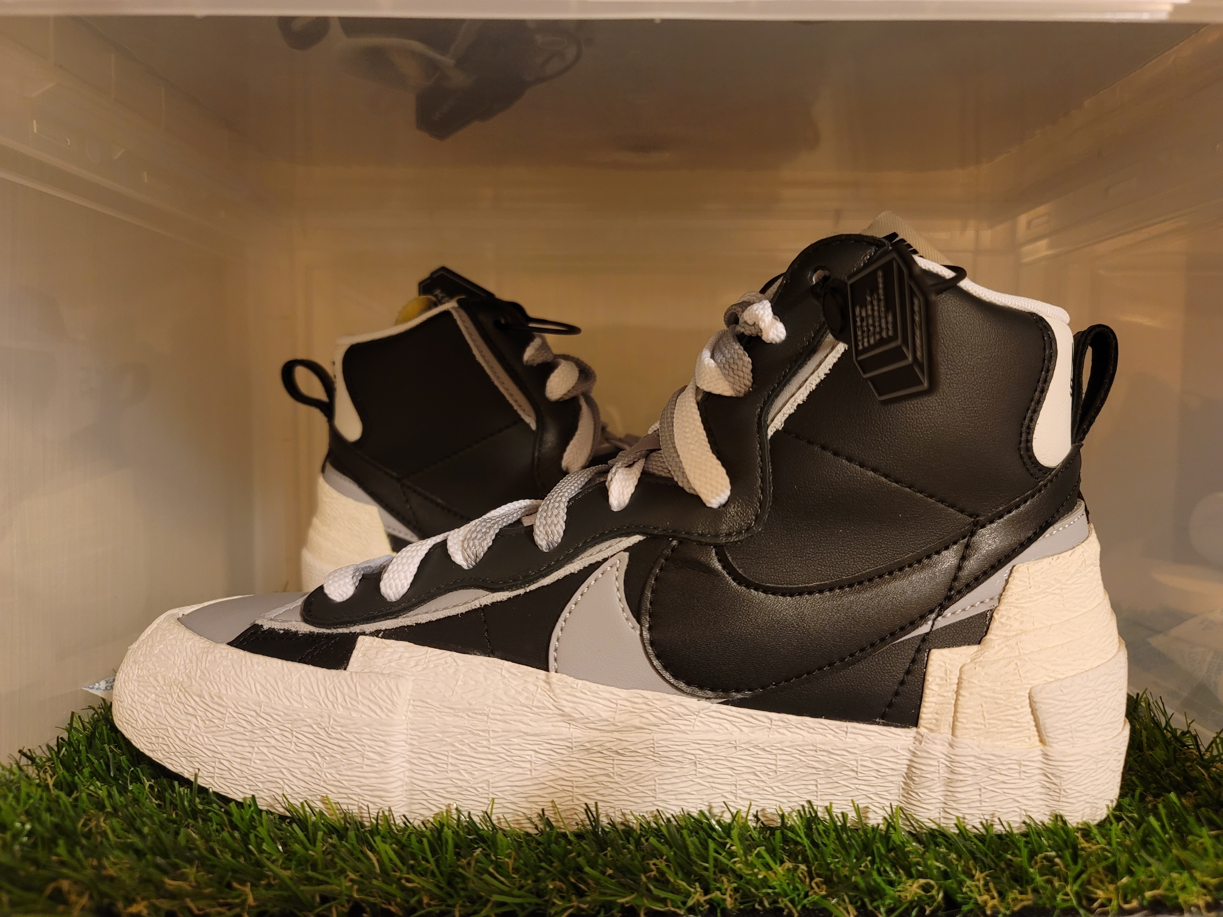 Nike x Sacai Blazer Mid Black Grey 착용 스타일