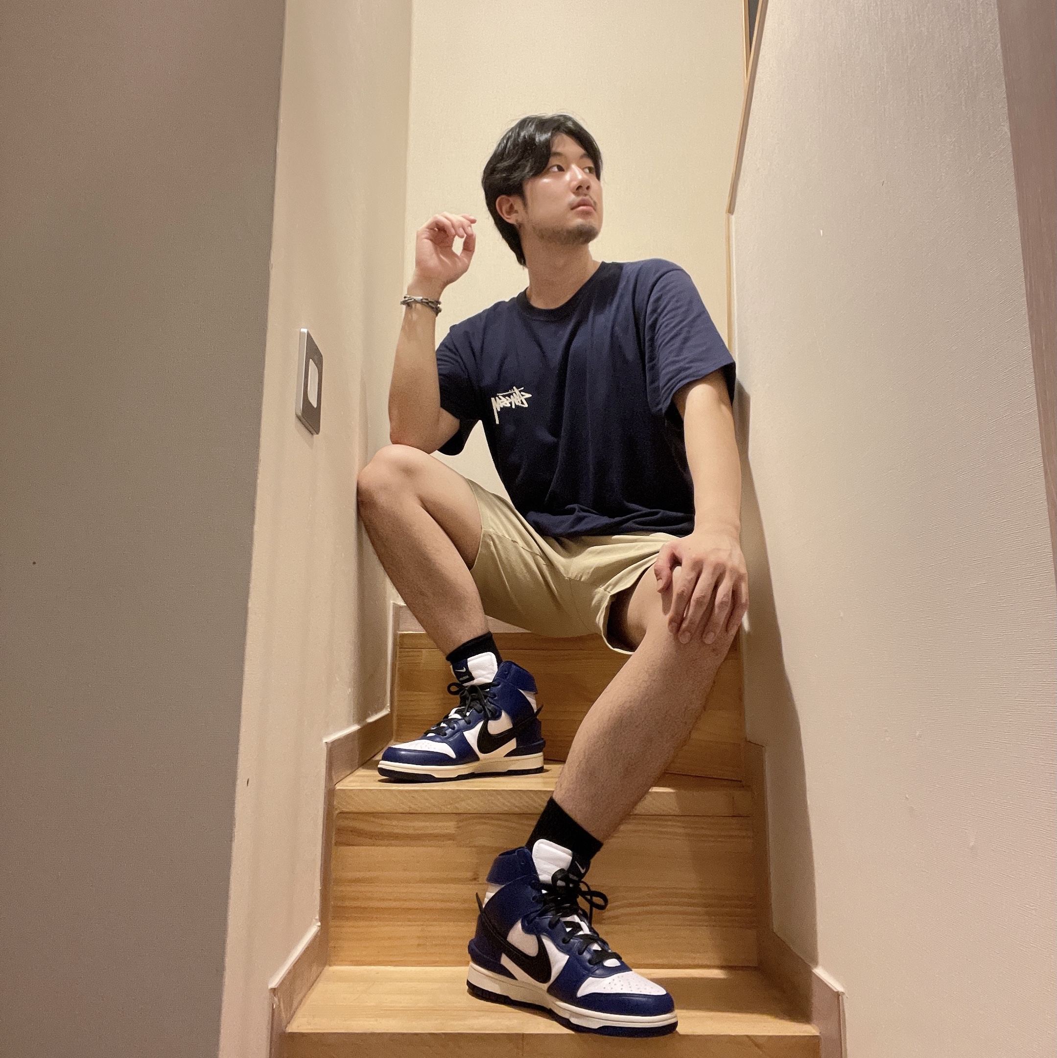 Nike x Ambush Dunk High Deep Royal Blue, Stussy Reflection T-Shirt Black 착용 스타일 - 1