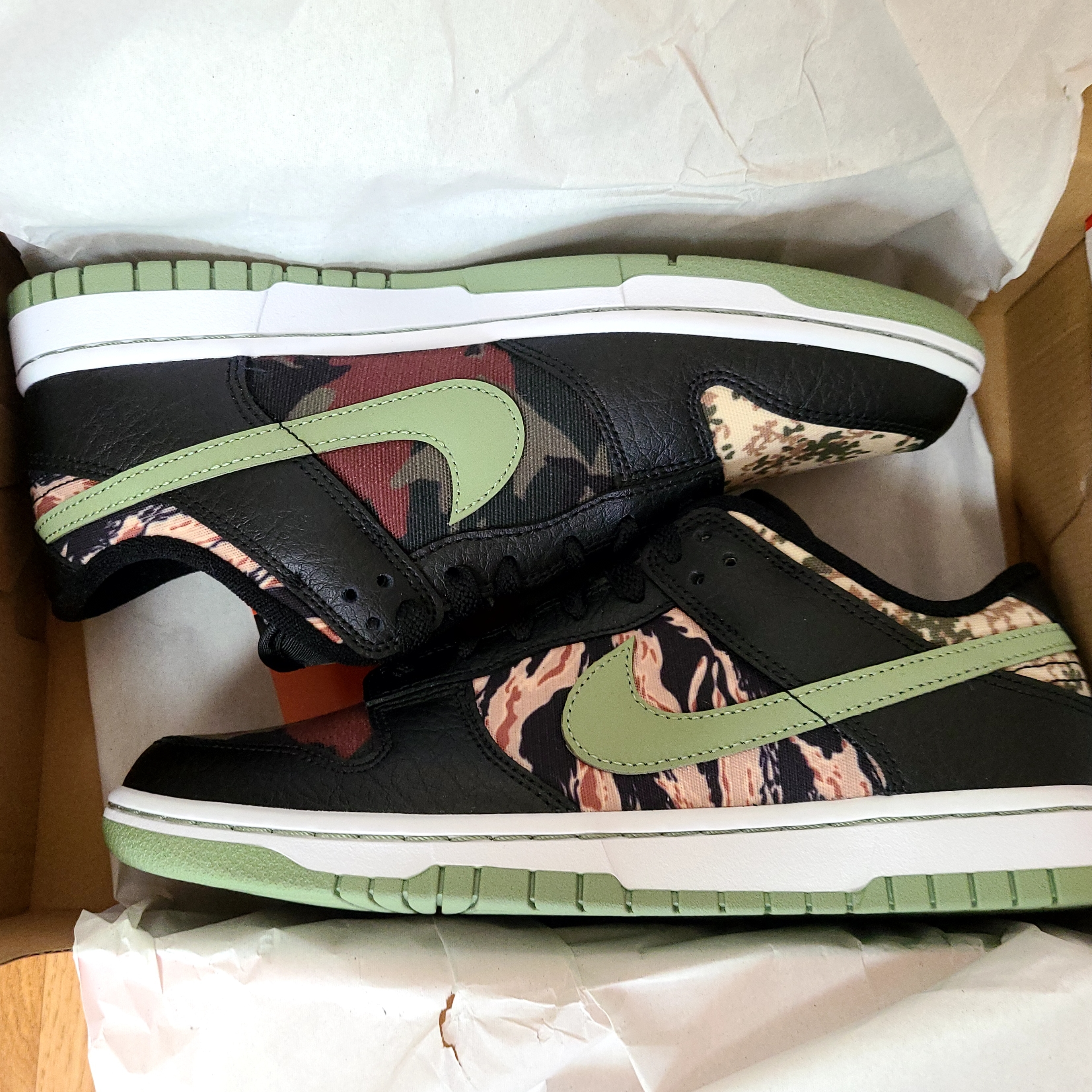Nike Dunk Low SE Black Multi Camo 착용 스타일 - 1