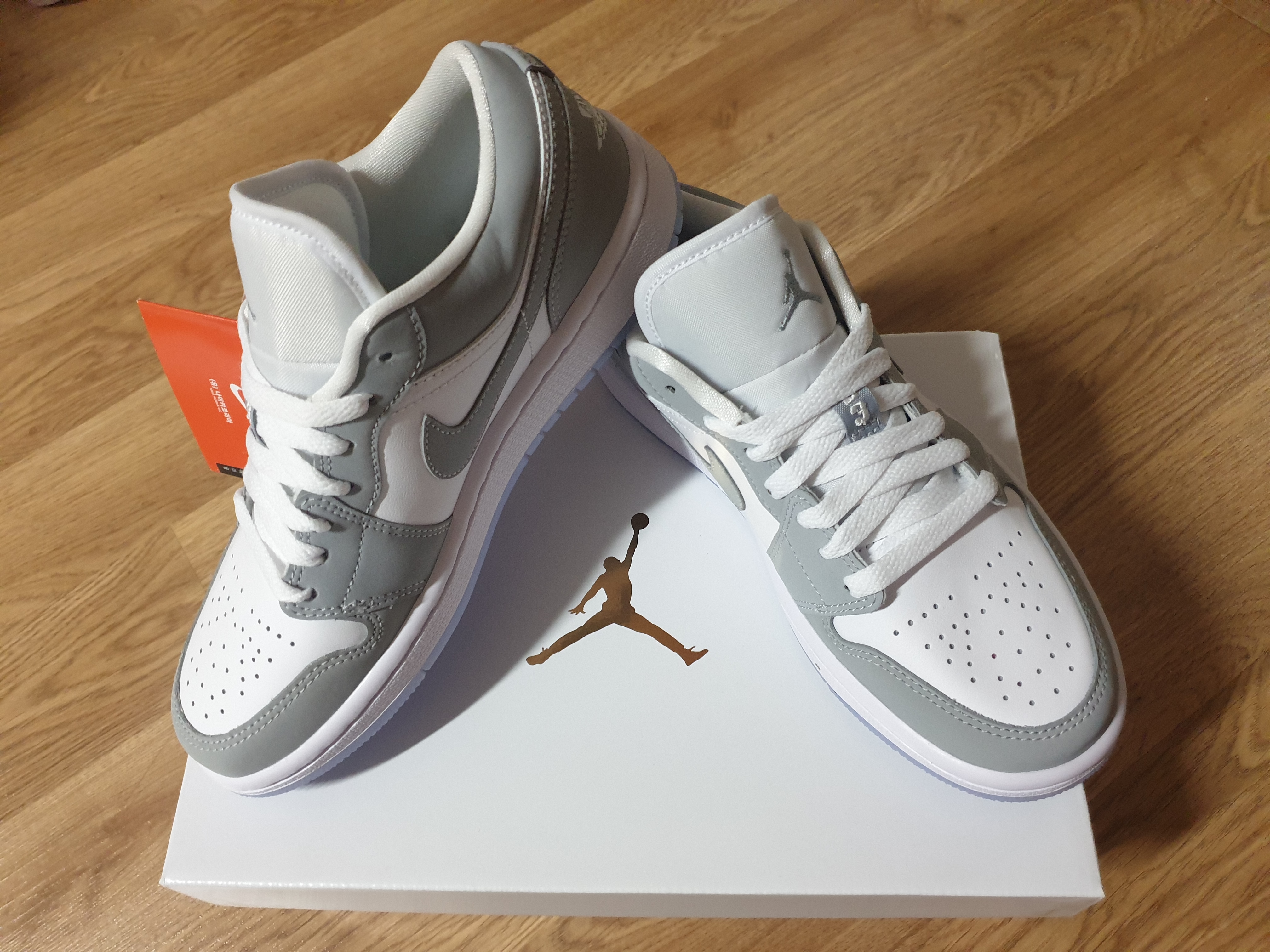 (W) Jordan 1 Low White Wolf Grey 착용 스타일 - 2
