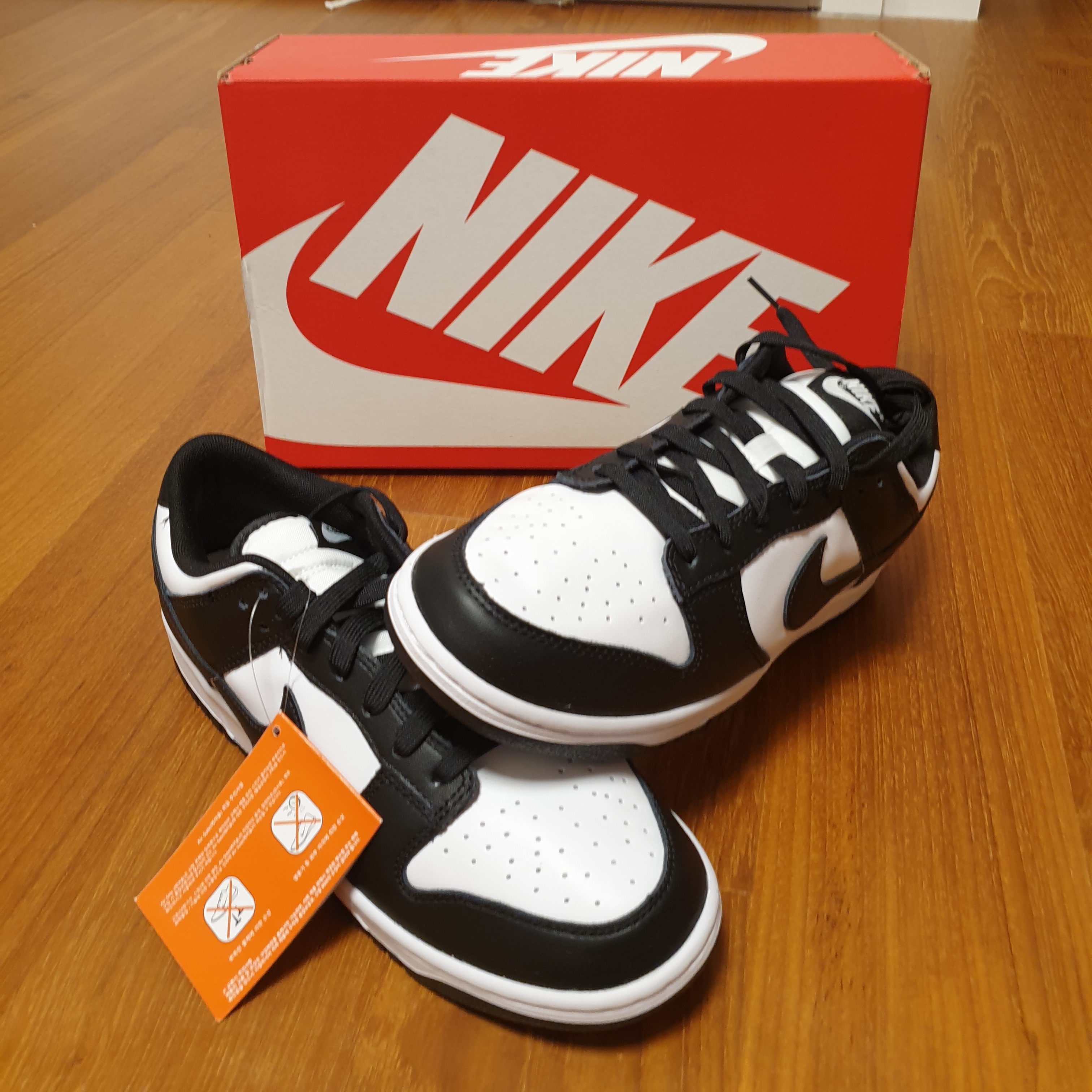 Nike Dunk Low Retro Black 착용 스타일 - 2