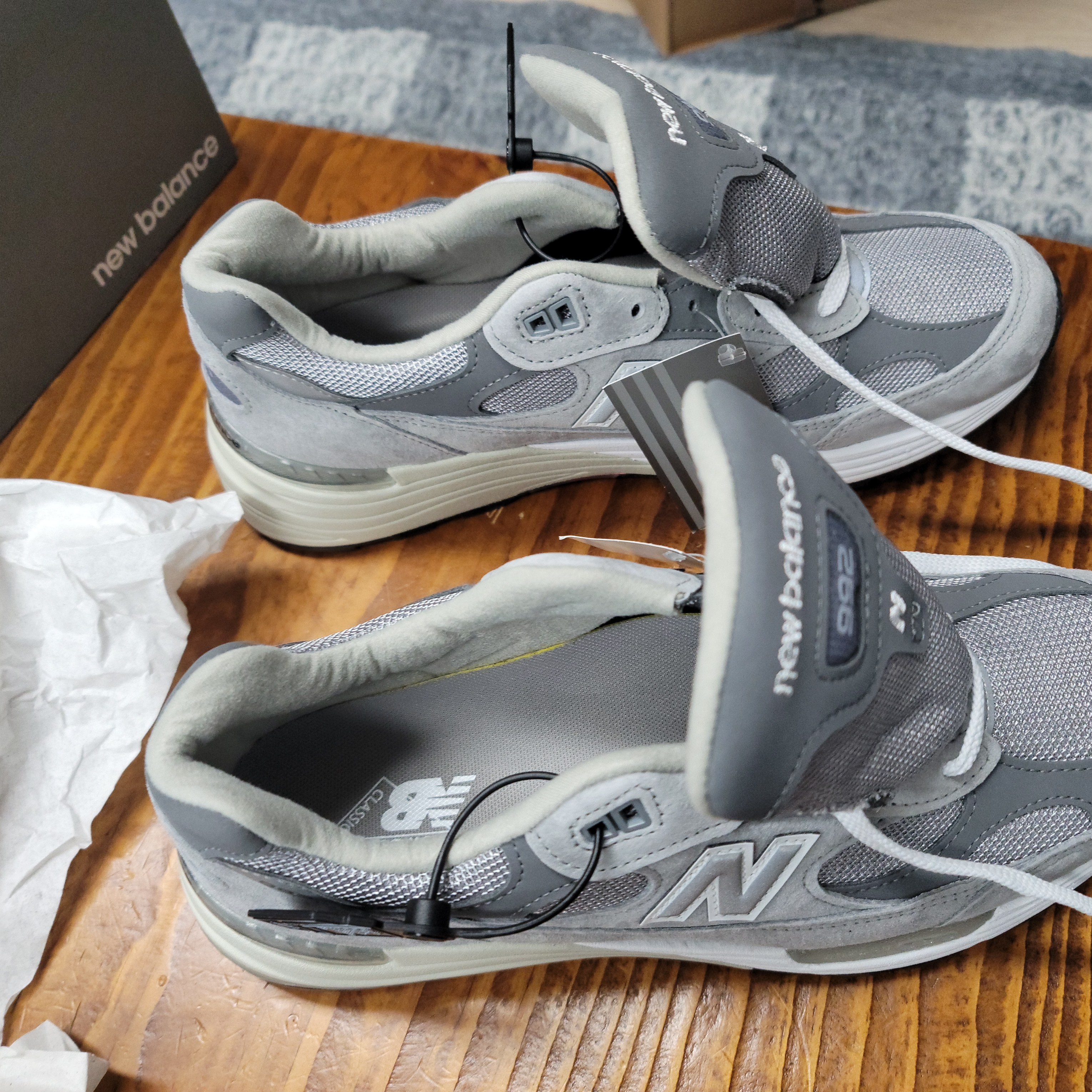 New Balance 992 Made in USA Grey - D Standard 착용 스타일 - 3