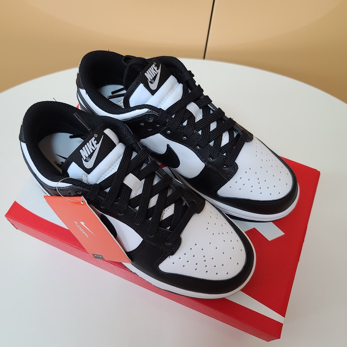 (W) Nike Dunk Low Black 착용 스타일 - 3