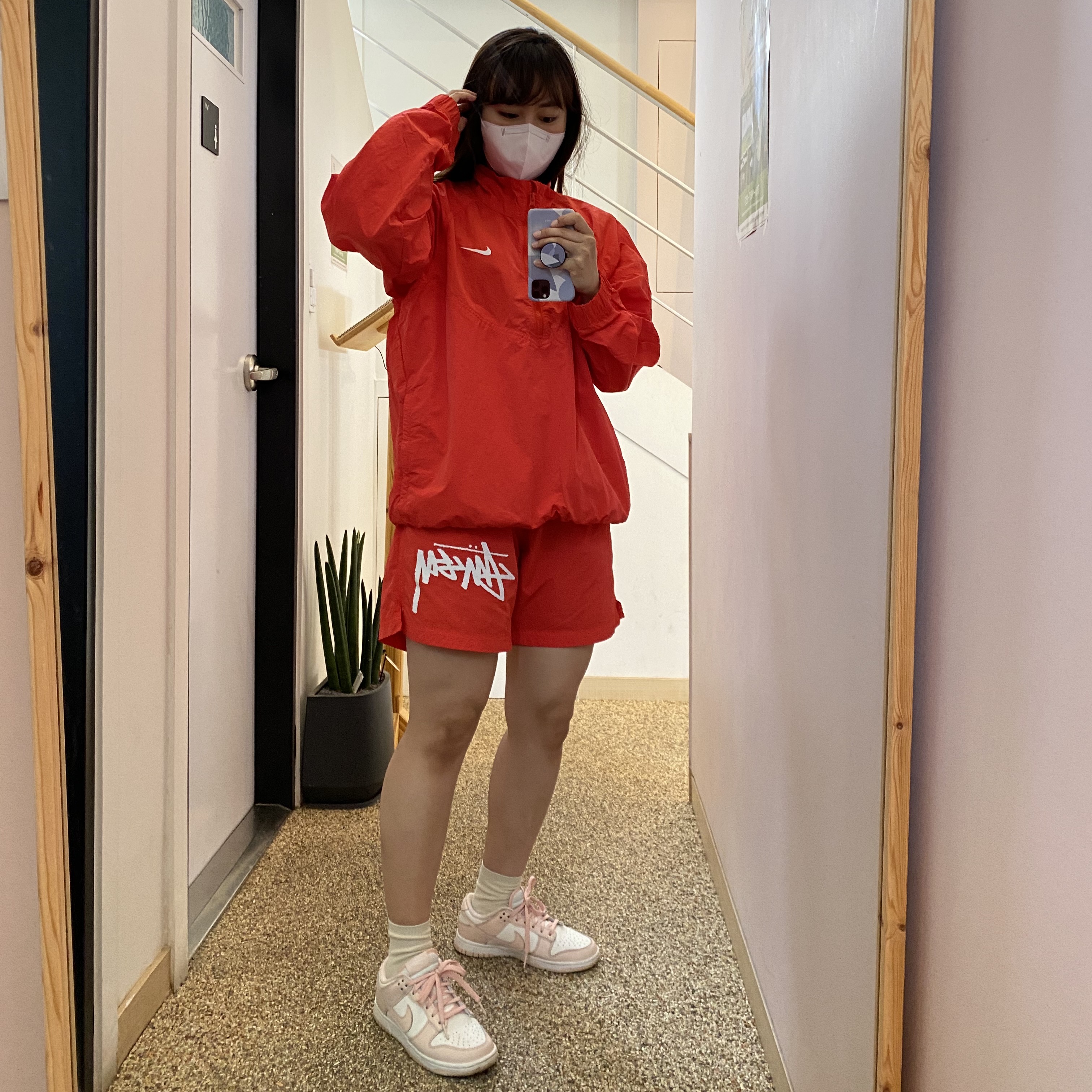 (W) Nike Dunk Low Orange Pearl, Nike x Stussy Water Shorts Habanero Red 착용 스타일