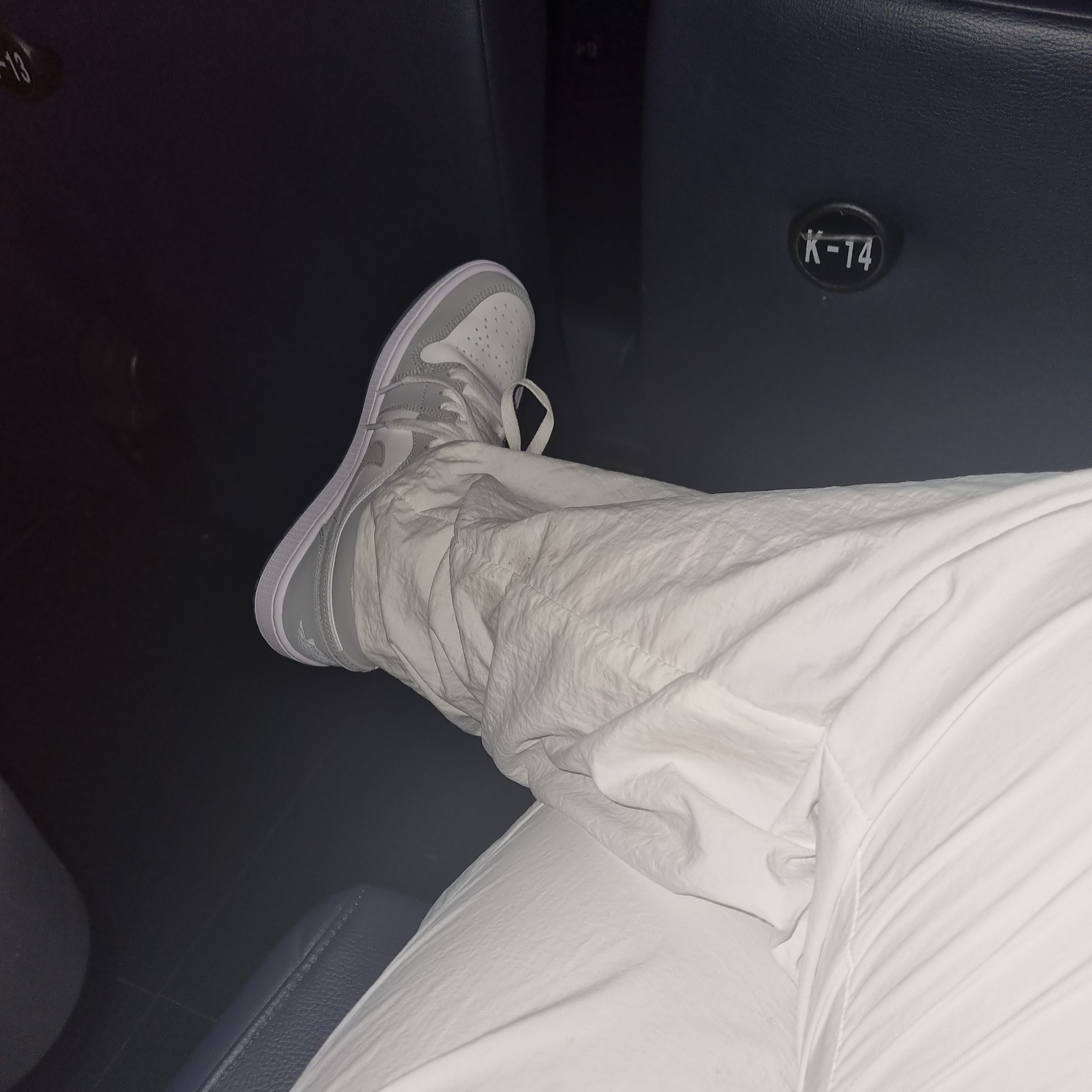 (W) Jordan 1 Low White Wolf Grey 착용 스타일 - 1