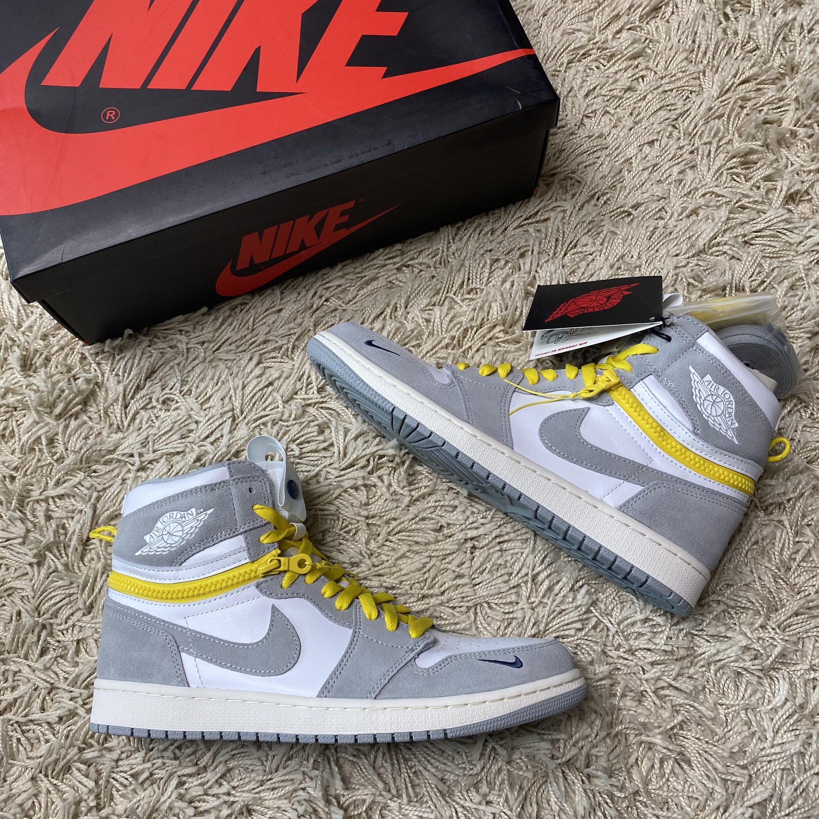 Jordan 1 High Switch Light Smoke Grey 착용 스타일