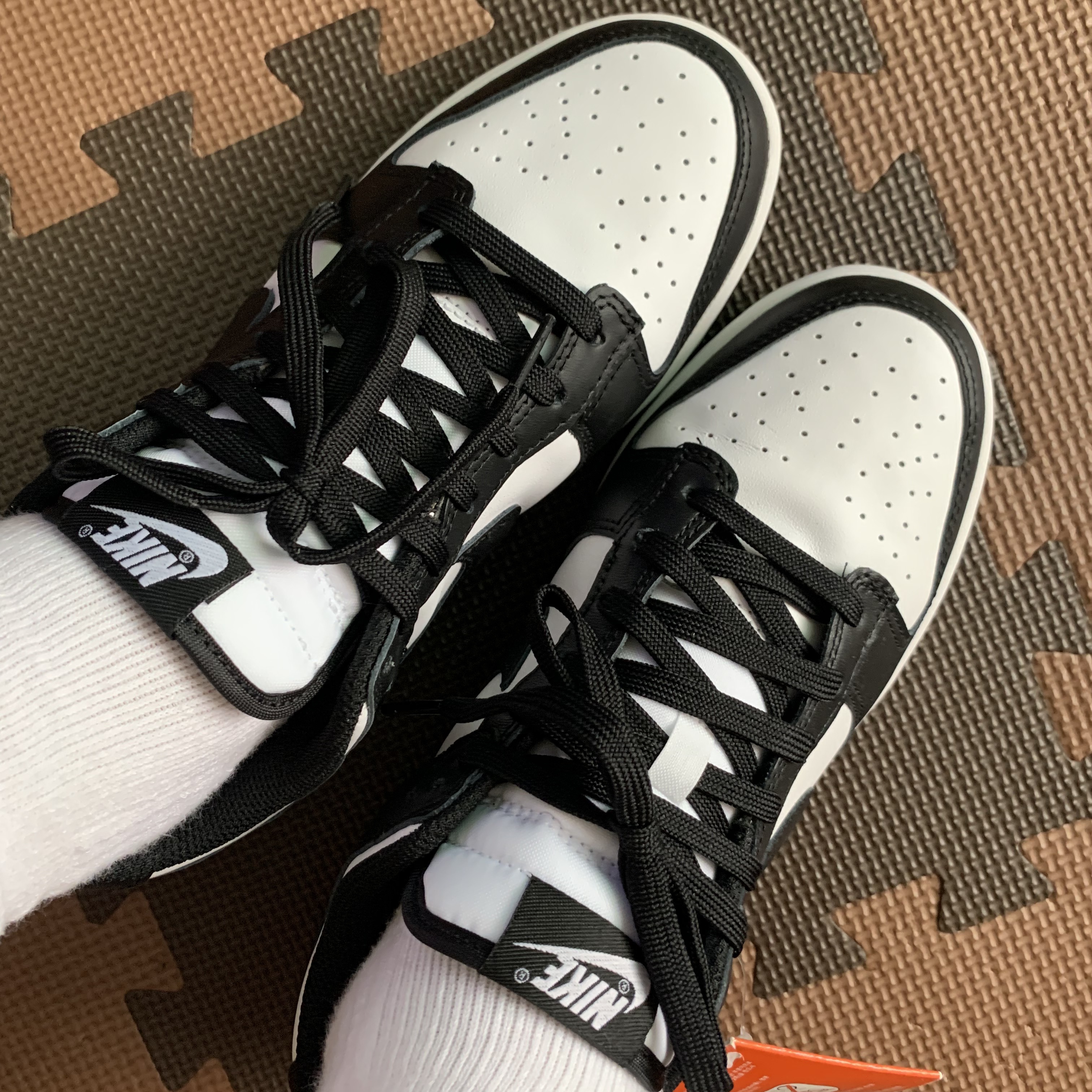 (W) Nike Dunk Low Black 착용 스타일
