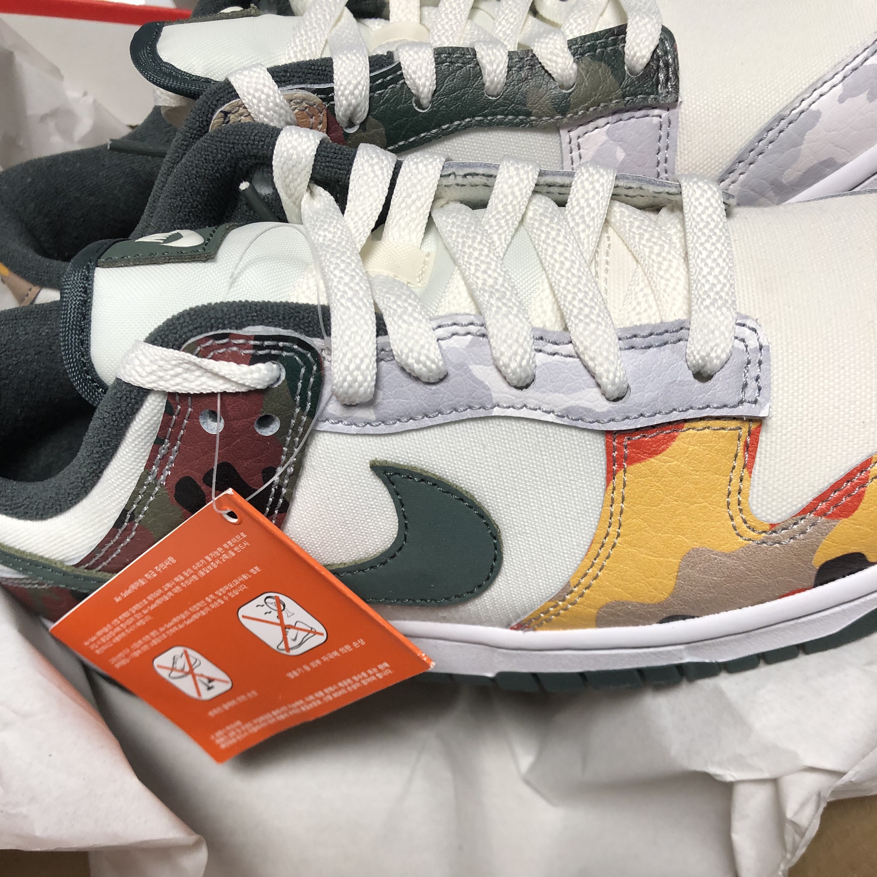 Nike Dunk Low SE Sail Multi Camo 착용 스타일 - 1