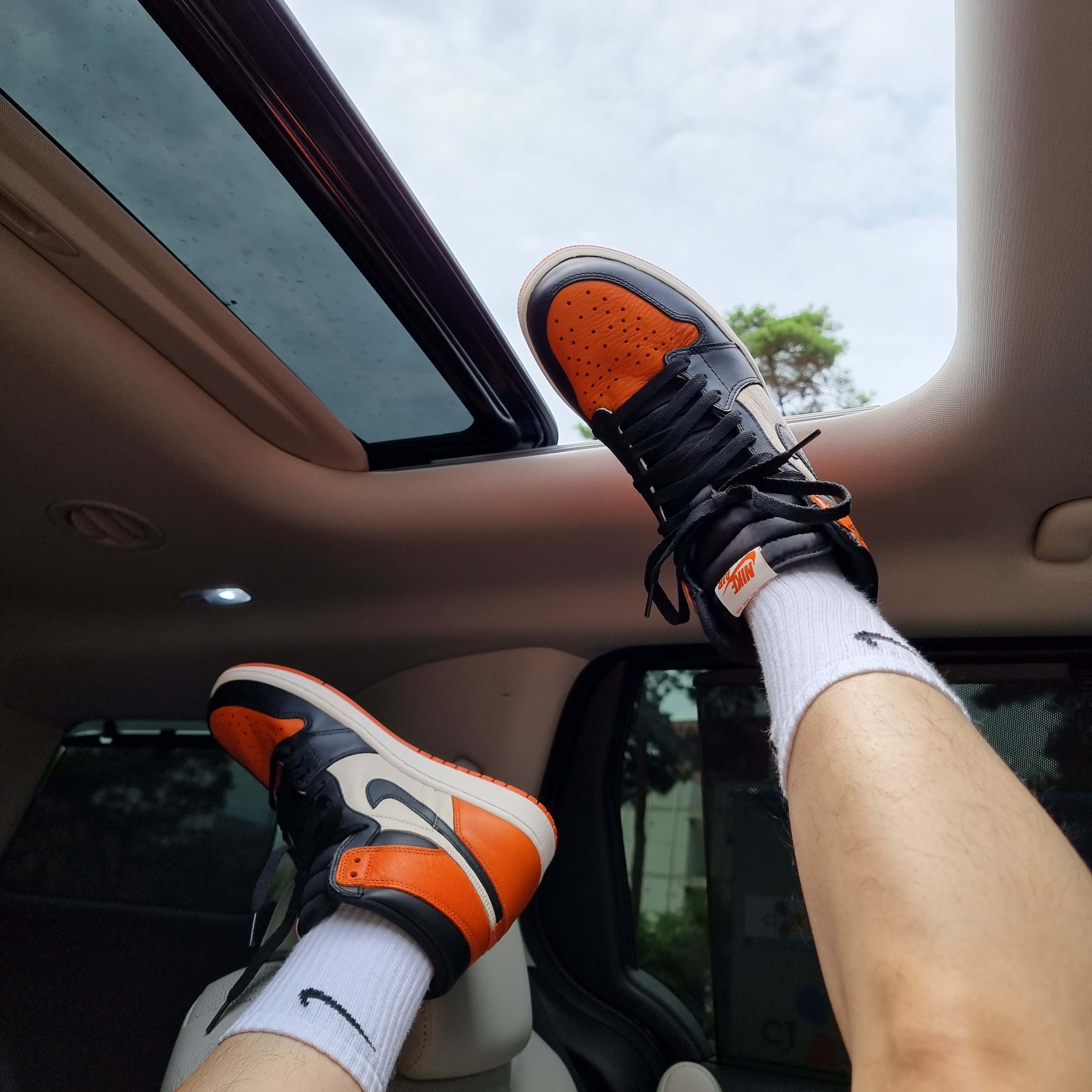 Jordan 1 Retro Shattered Backboard 착용 스타일