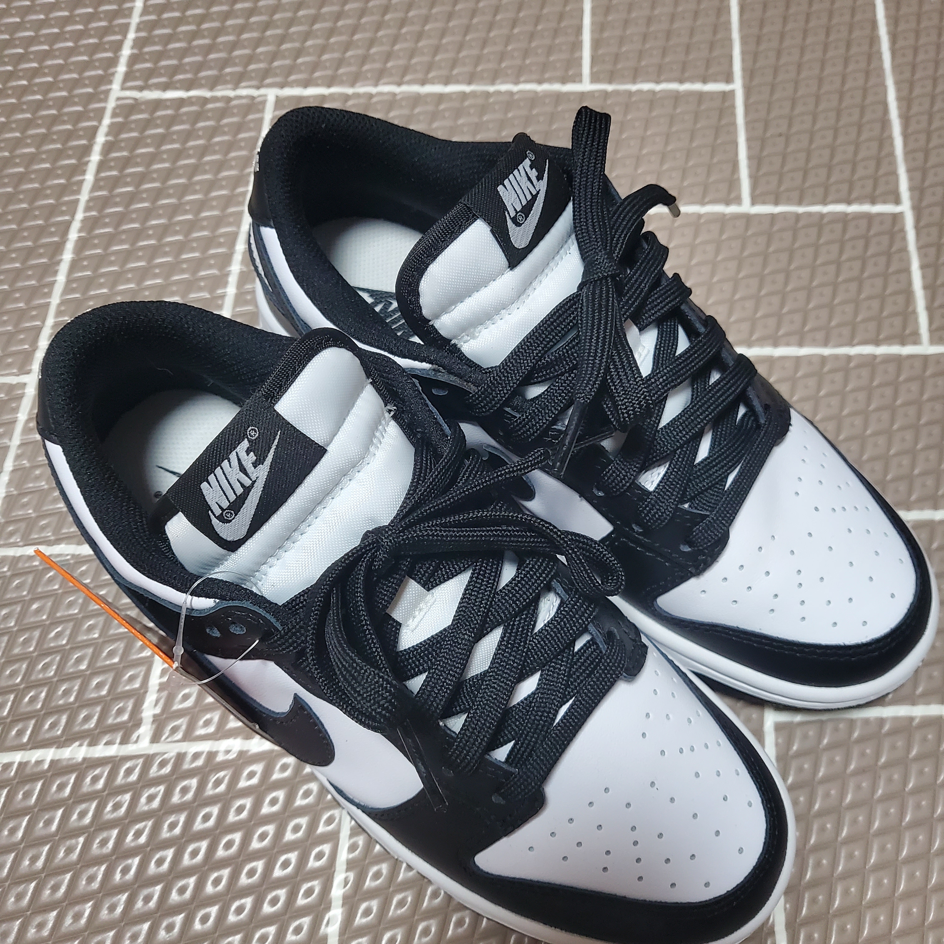 (W) Nike Dunk Low Black, Nike Dunk Low Retro Black 착용 스타일 - 3