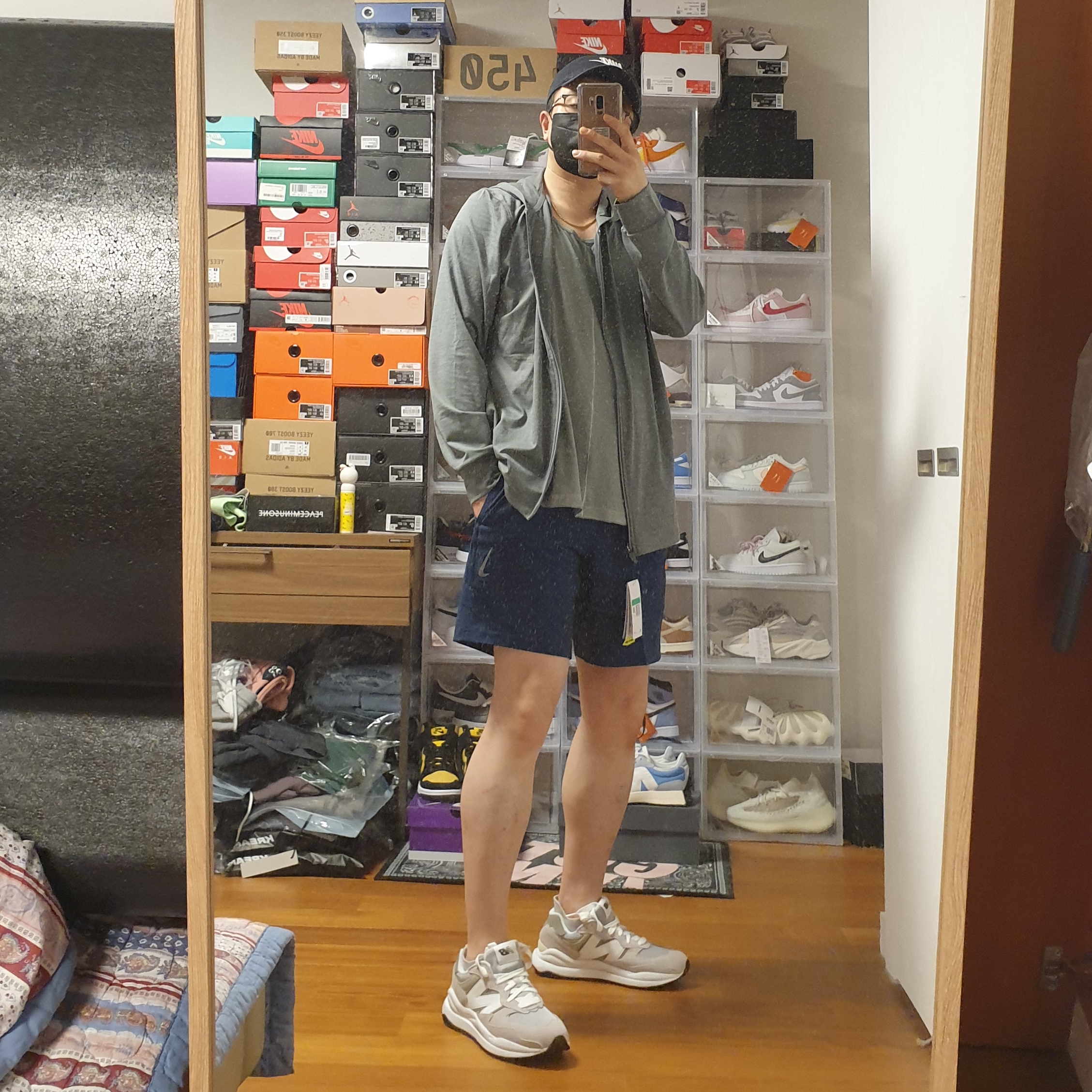 New Balance 5740 Dove Grey White 착용 스타일 - 1