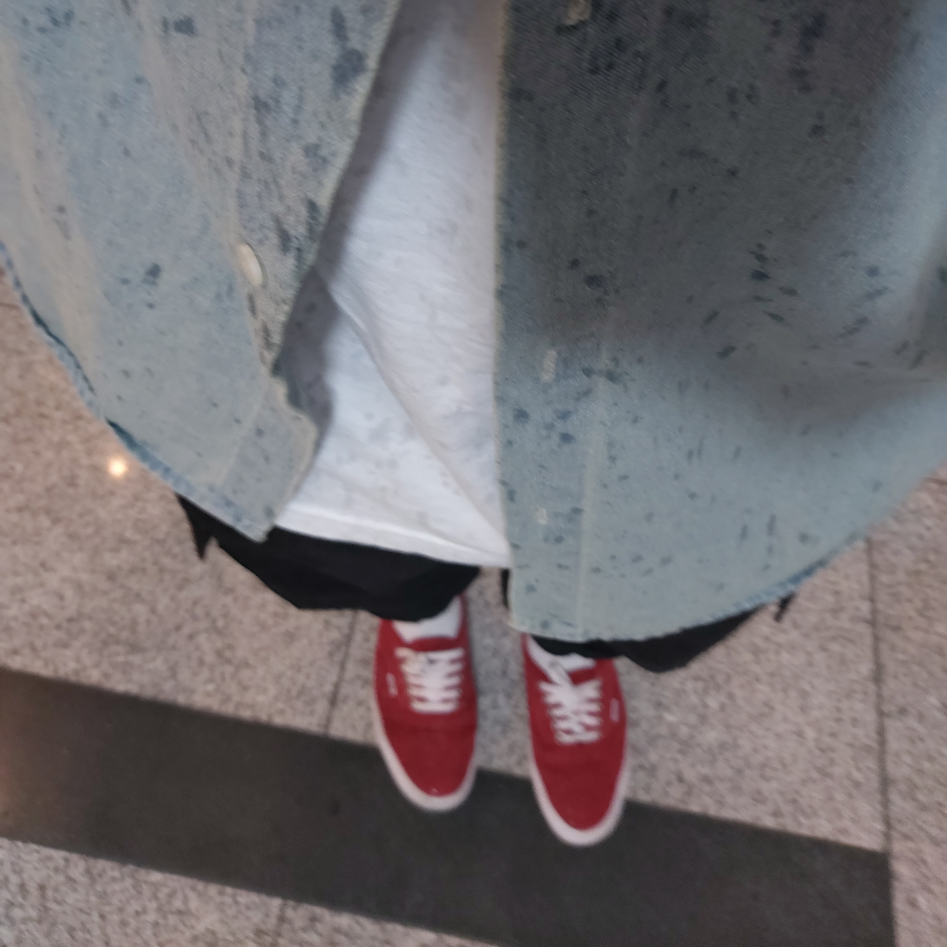 Vans Vault OG Authentic LX Red 착용 스타일