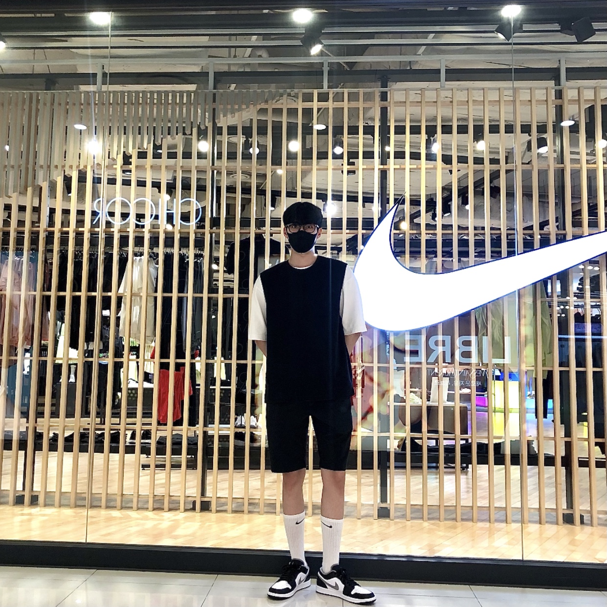 Jordan 1 Low Black Particle Grey 착용 스타일