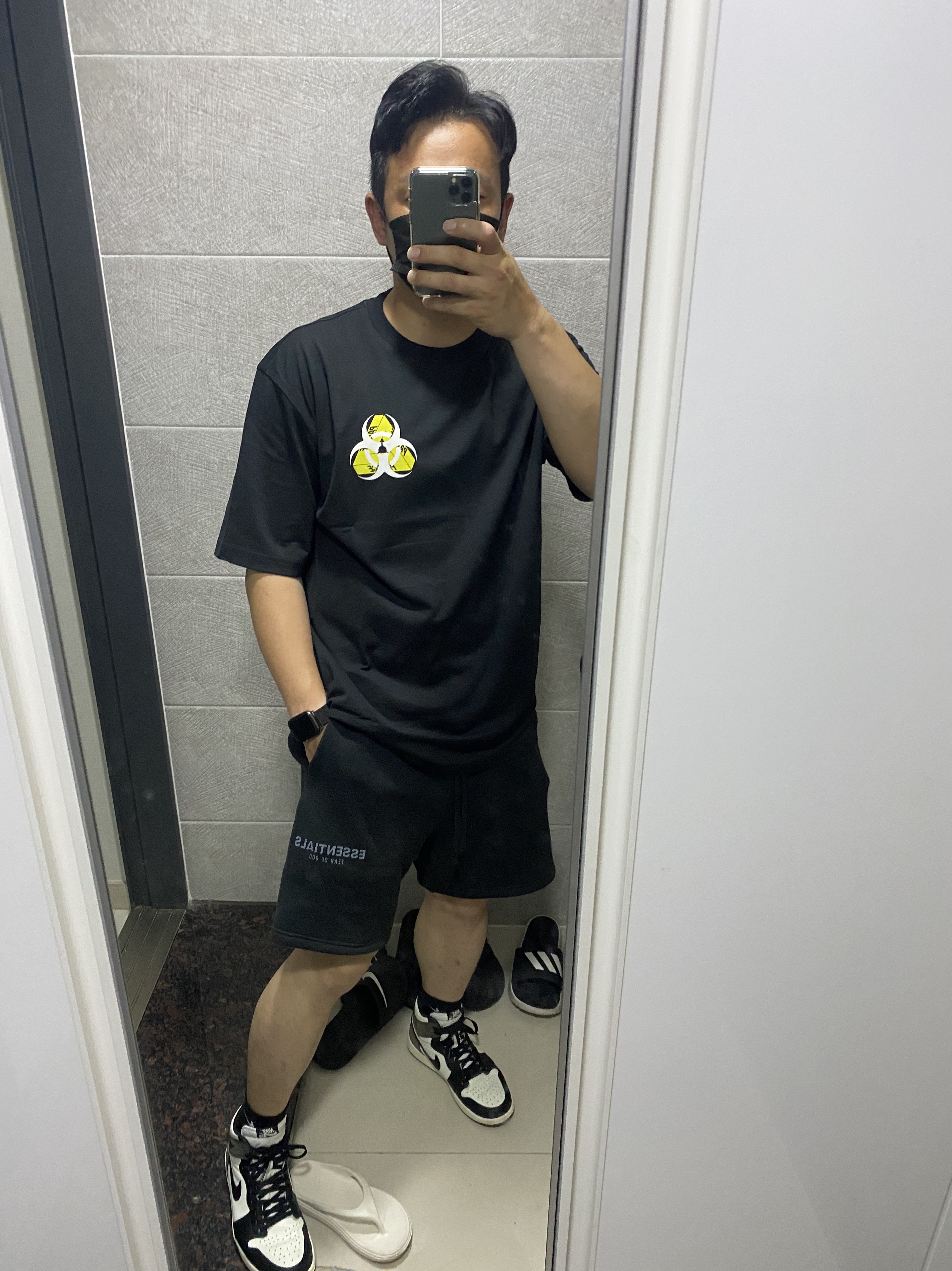 Adidas Yeezy Boost 350 V2 Citrin - Non-Reflective, Essentials Volley Shorts Taupe - 21SS 착용 스타일 - 2
