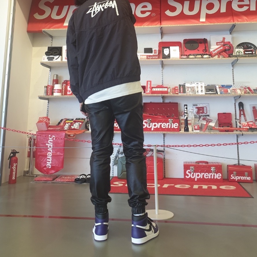 Jordan 1 Retro High OG Court Purple 2020, Nike x Stussy Windrunner Jacket Off Noir 착용 스타일