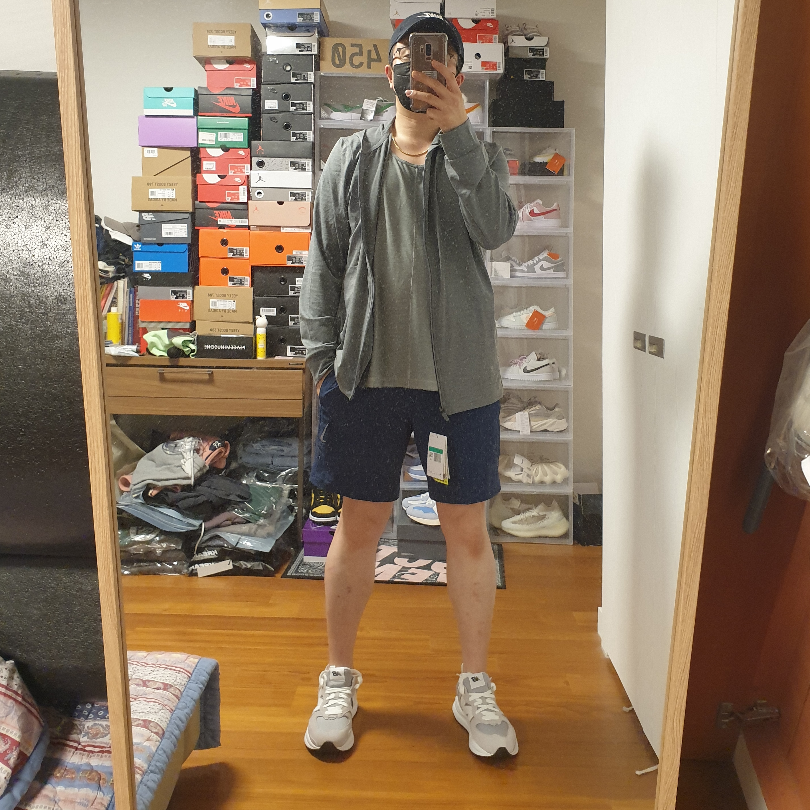 New Balance 5740 Dove Grey White 착용 스타일 - 2