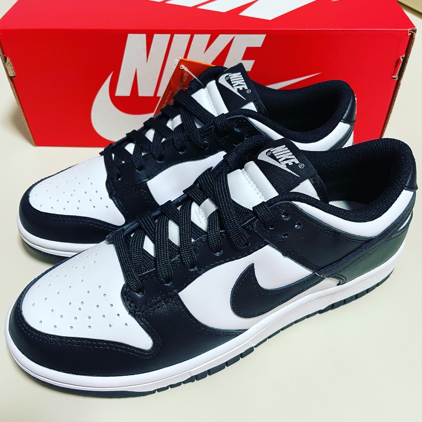 (W) Nike Dunk Low Black, Jordan 11 Retro Jubilee 착용 스타일 - 1