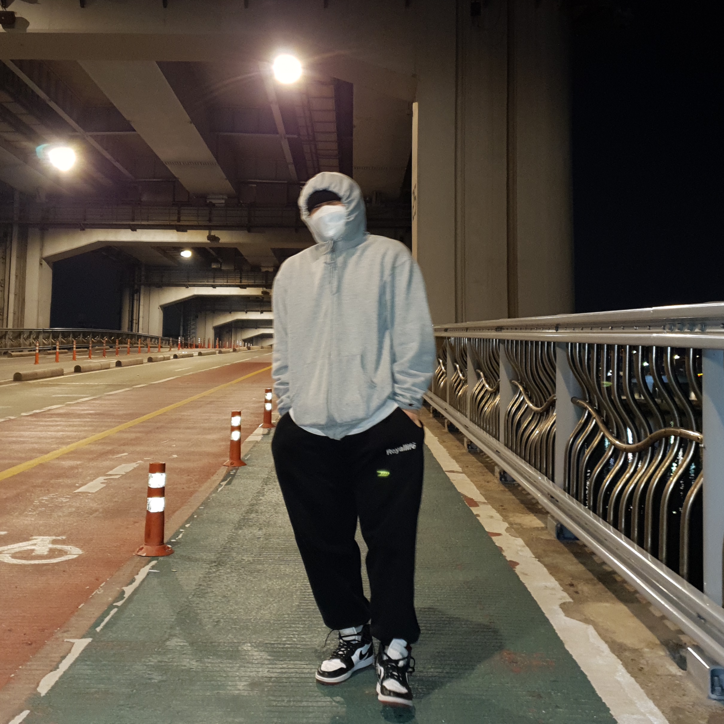 Nike x Stussy Cuff Beanie Black, Jordan 1 Retro High OG Bloodline 착용 스타일