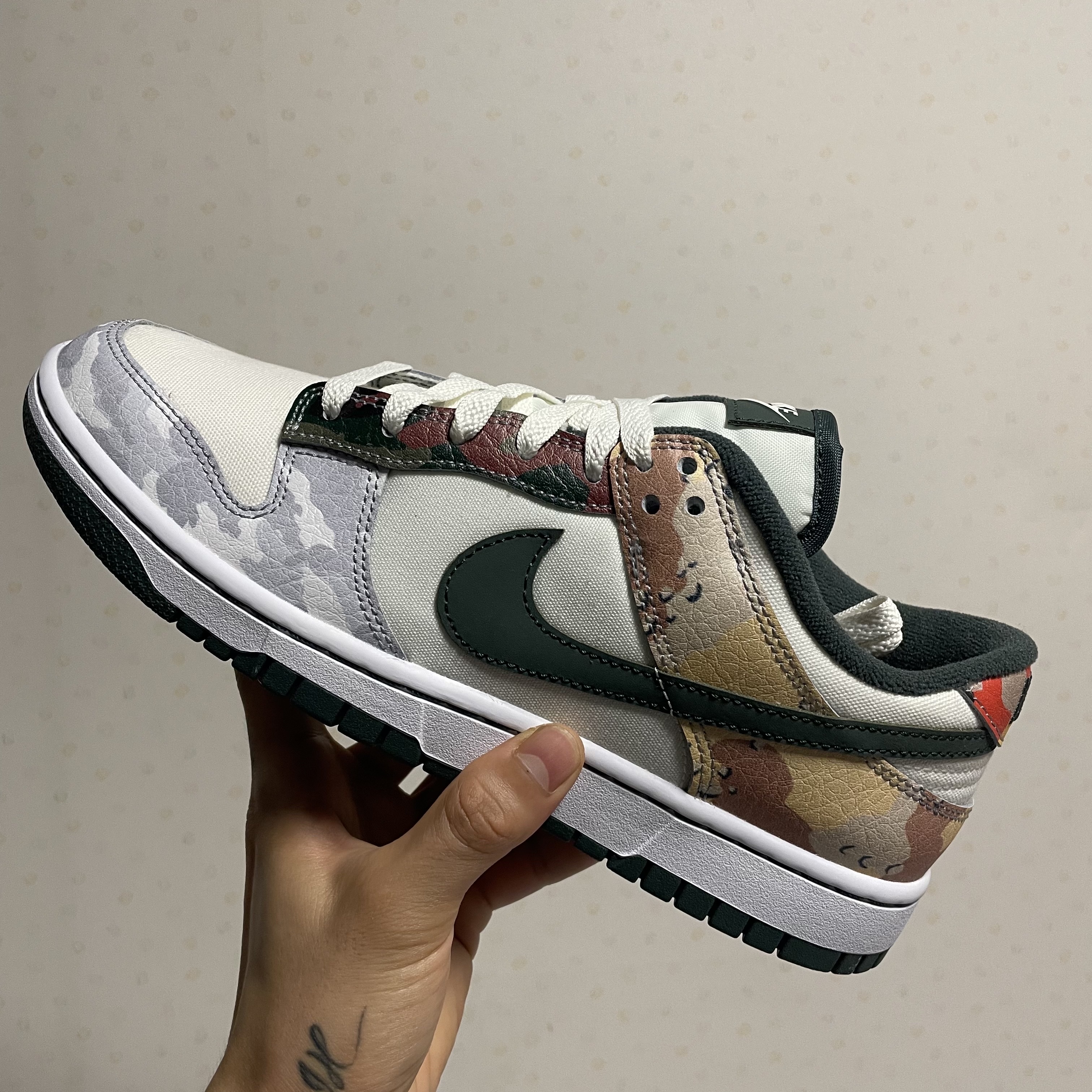 Nike Dunk Low SE Sail Multi Camo 착용 스타일