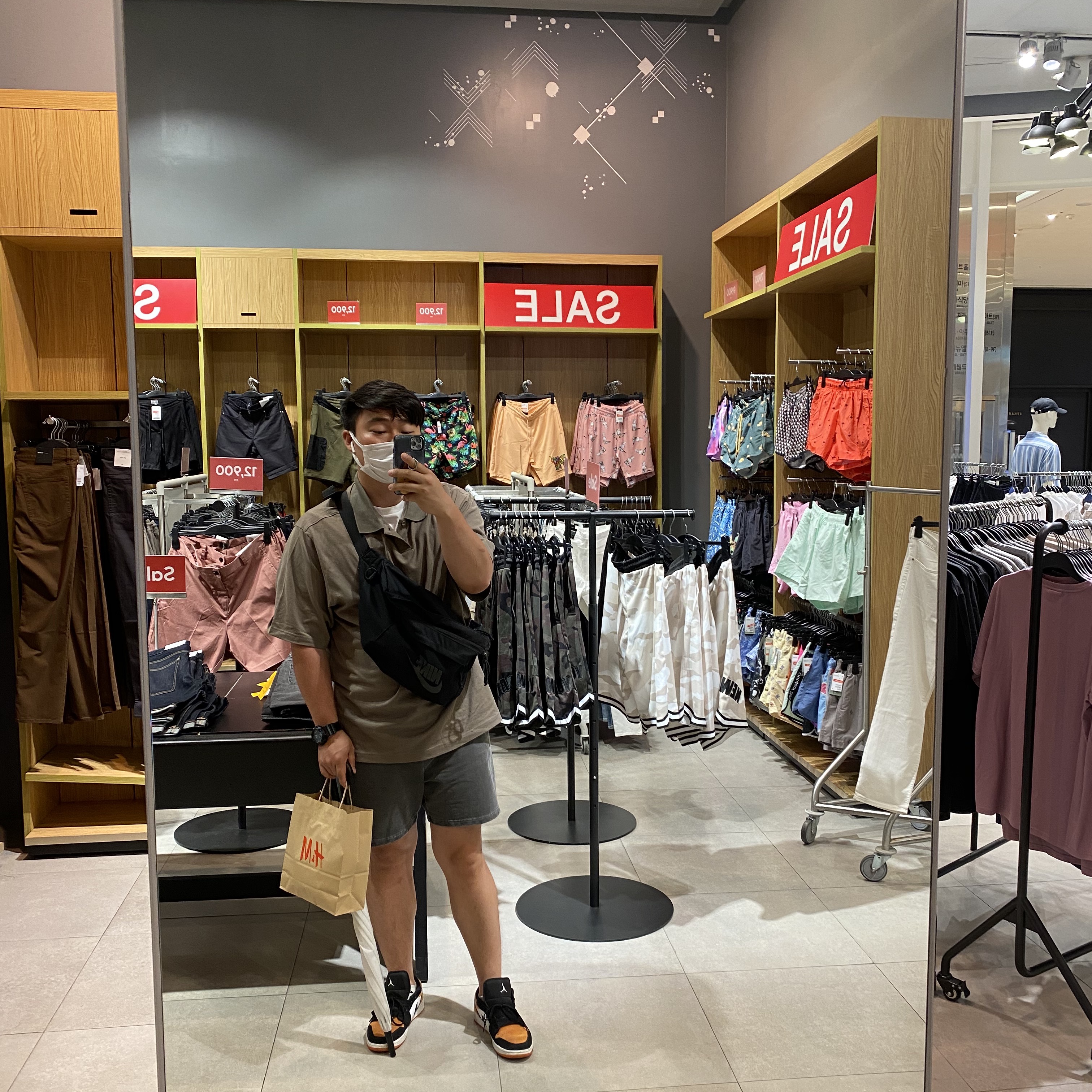 Essentials Short Sleeve Polo Taupe - 21SS, Jordan 1 Low Shattered Backboard 착용 스타일 - 2
