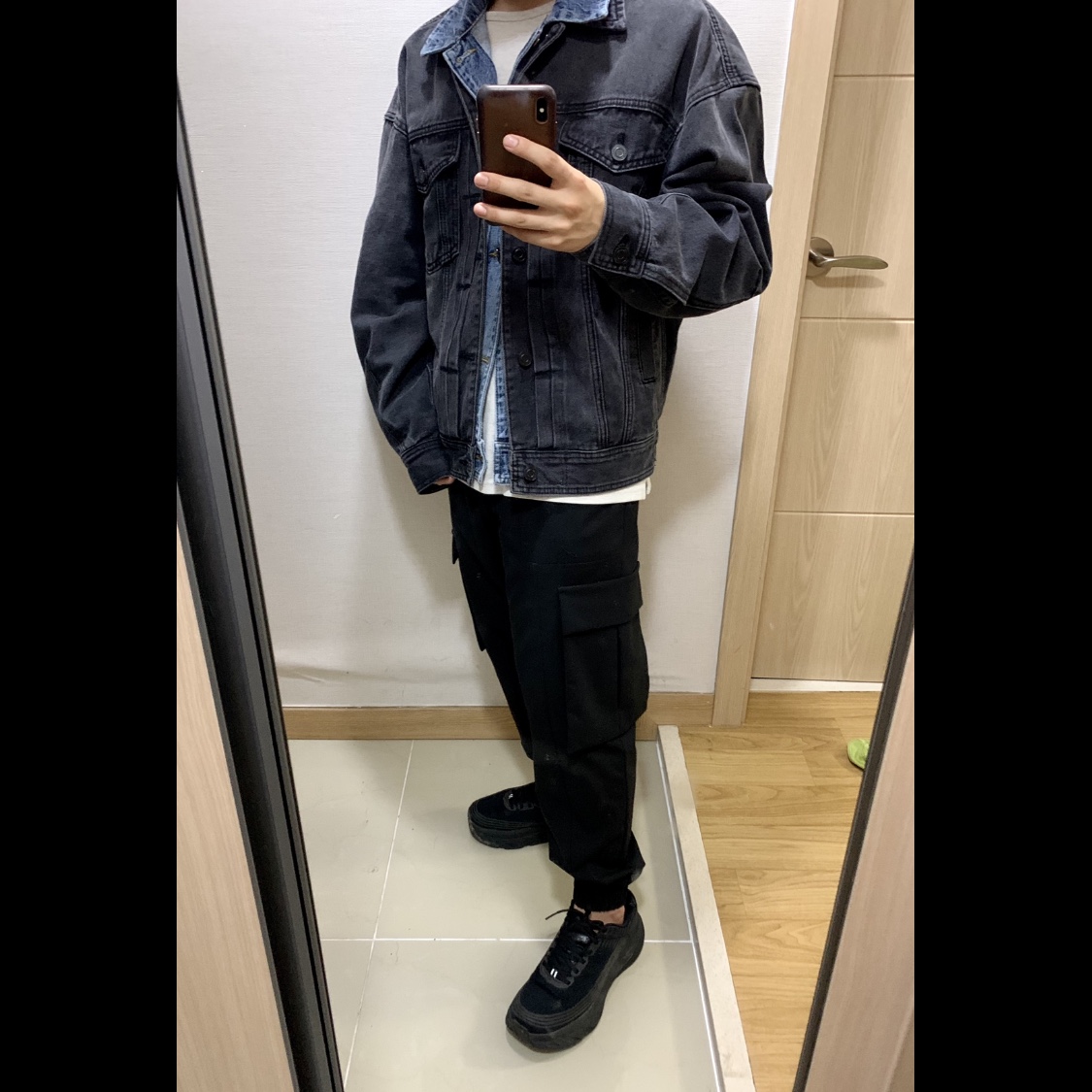 Hoka Bondi 6 Black 착용 스타일
