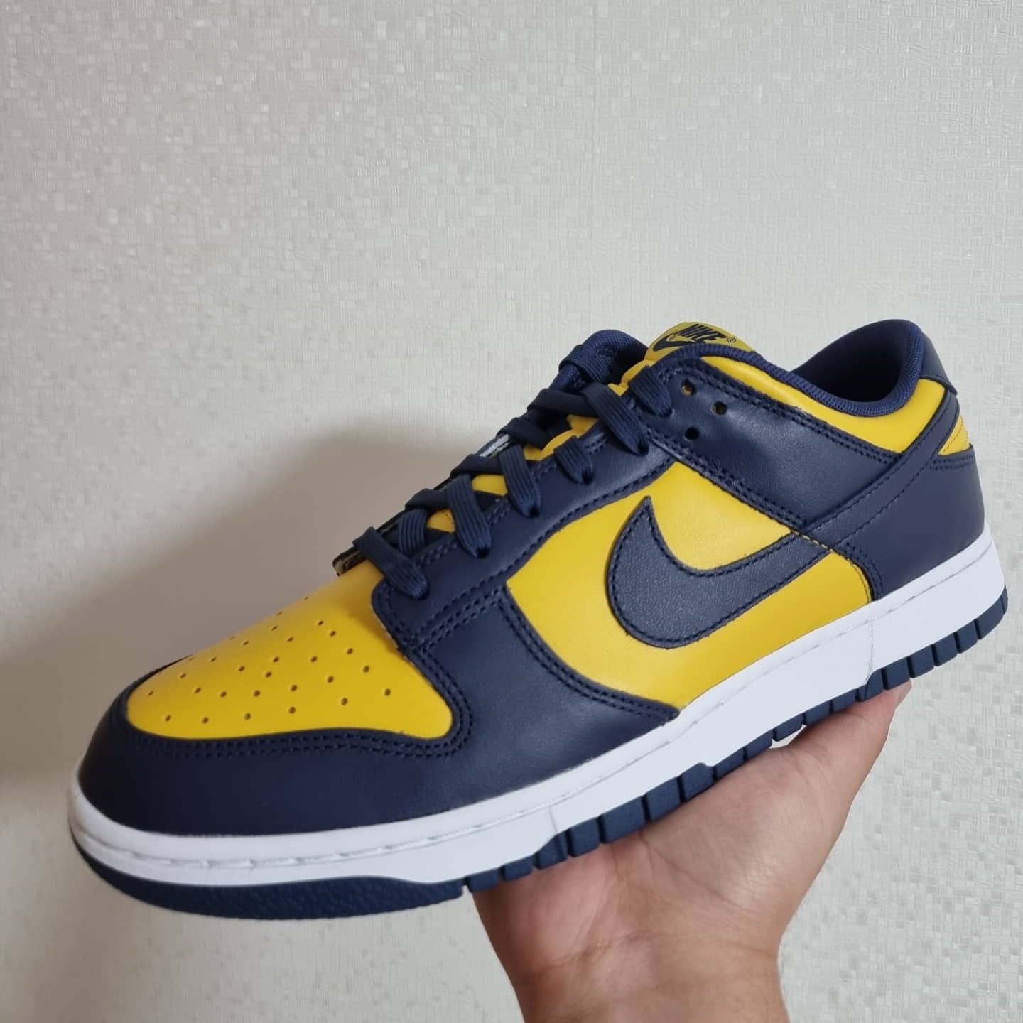 Nike Dunk Low Retro Varsity Maize, (GS) Nike Dunk Low Varsity Maize 착용 스타일