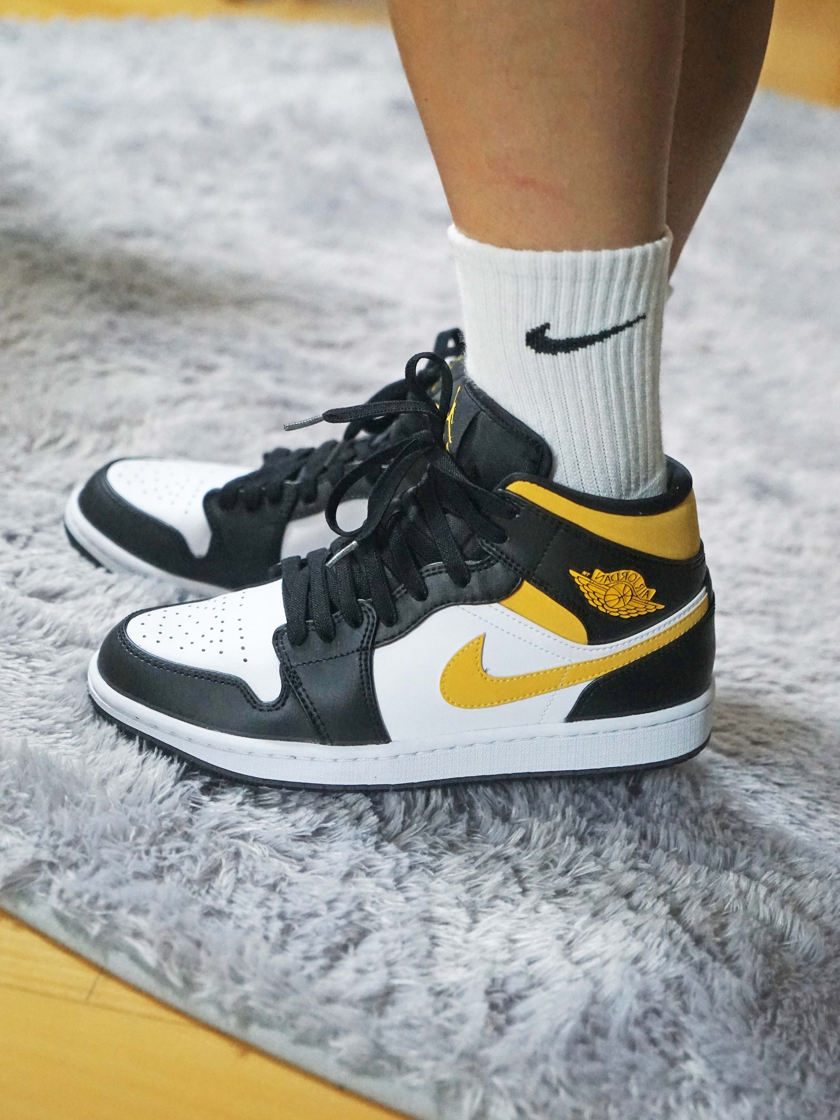 Jordan 1 Mid Pollen 착용 스타일 - 3
