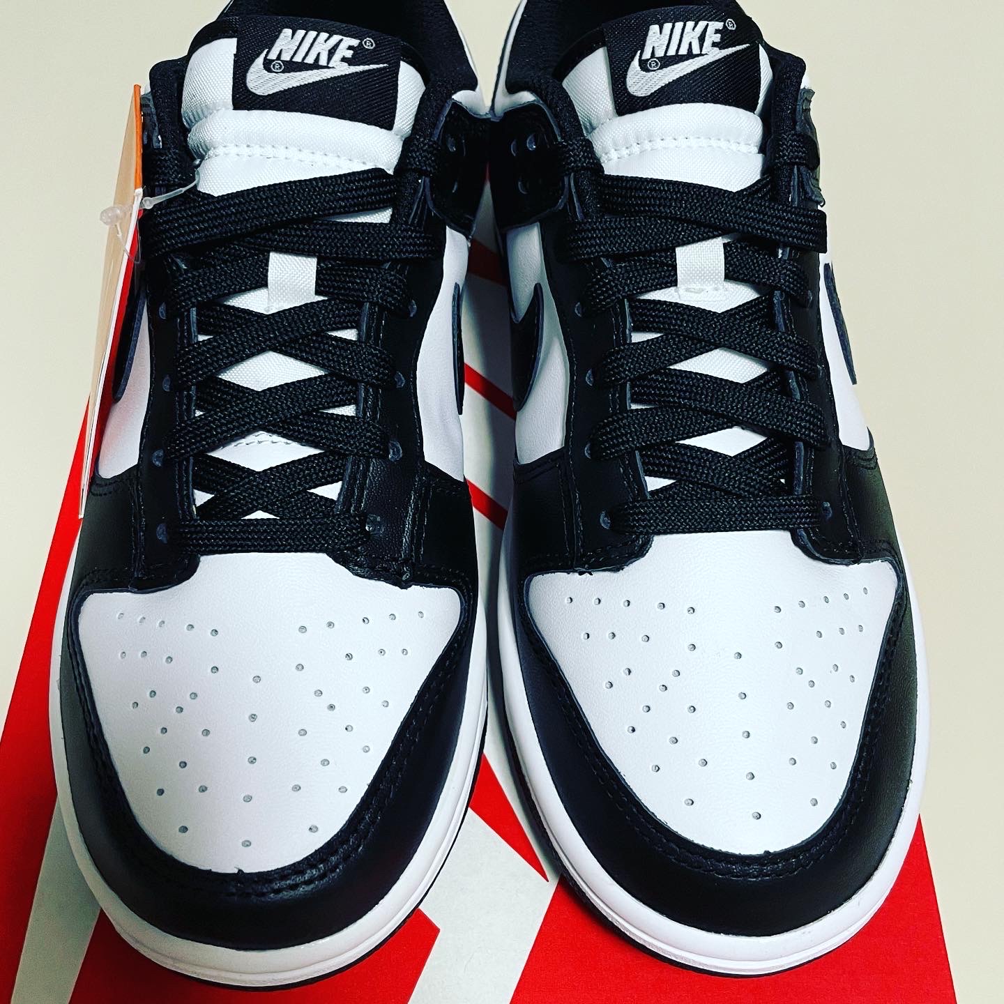 (W) Nike Dunk Low Black, Jordan 11 Retro Jubilee 착용 스타일 - 2