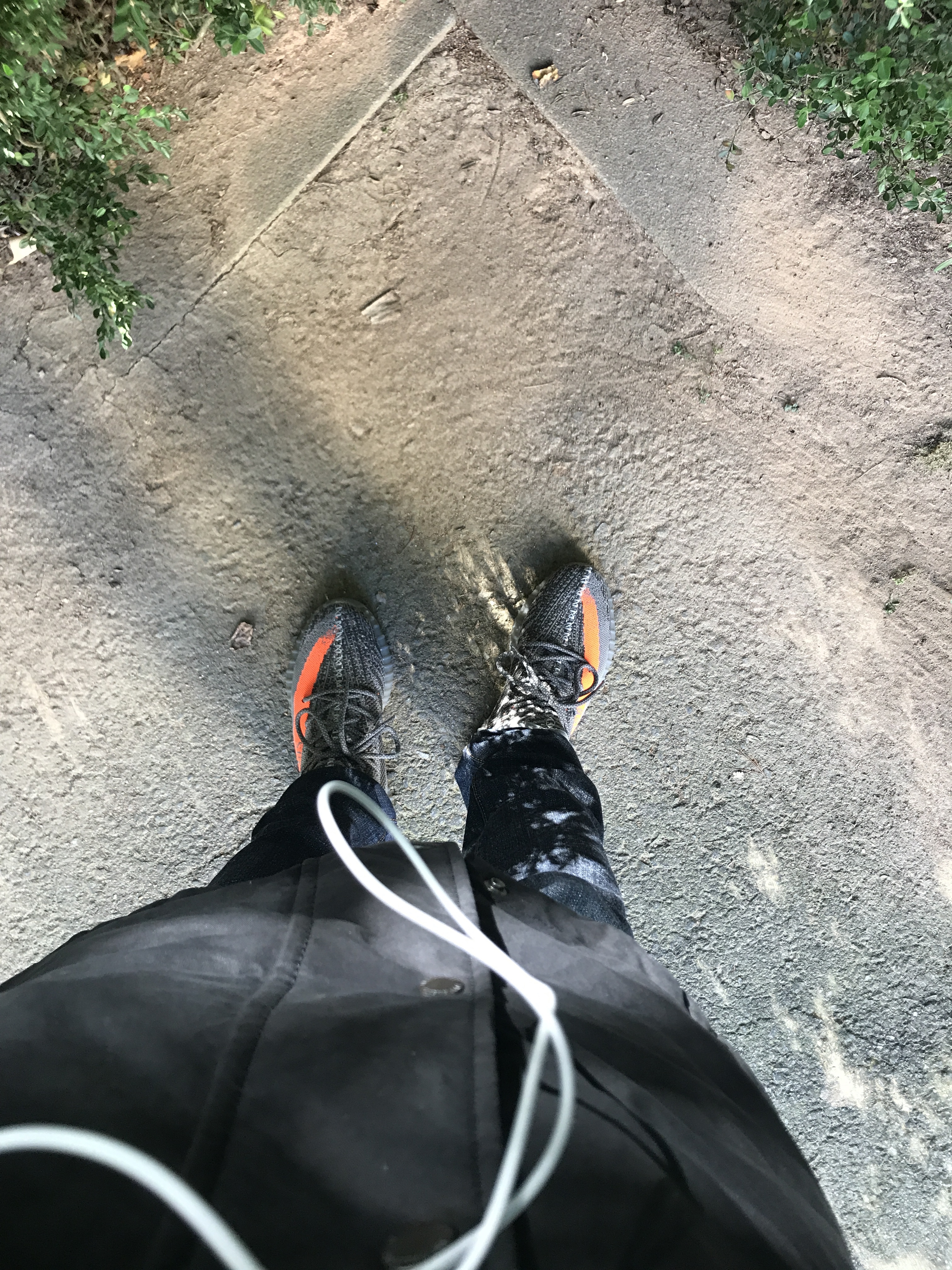 Adidas Yeezy Boost 350 V2 Beluga 착용 스타일