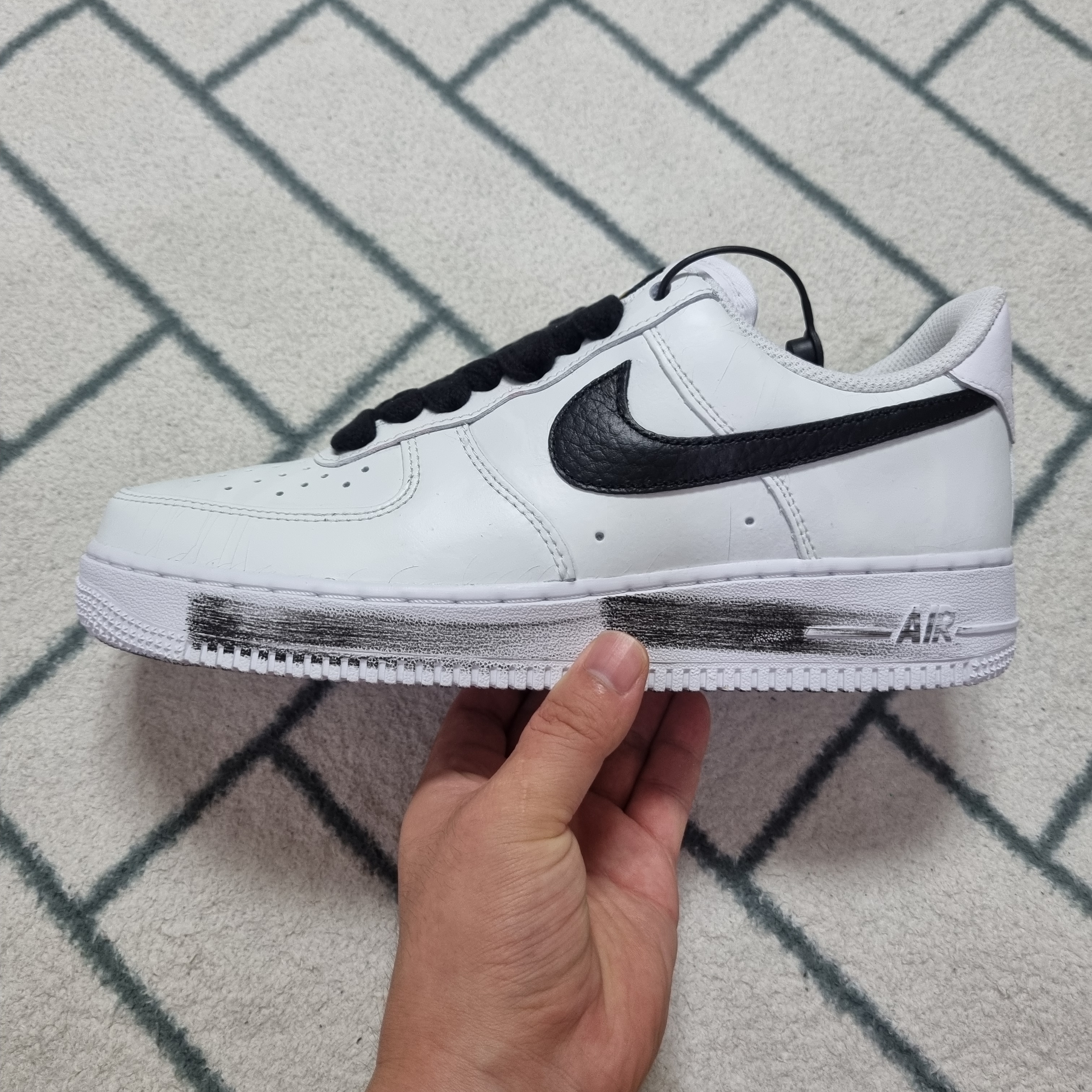 Nike x Peaceminusone Air Force 1 Low Para-Noise 2.0 착용 스타일 - 2