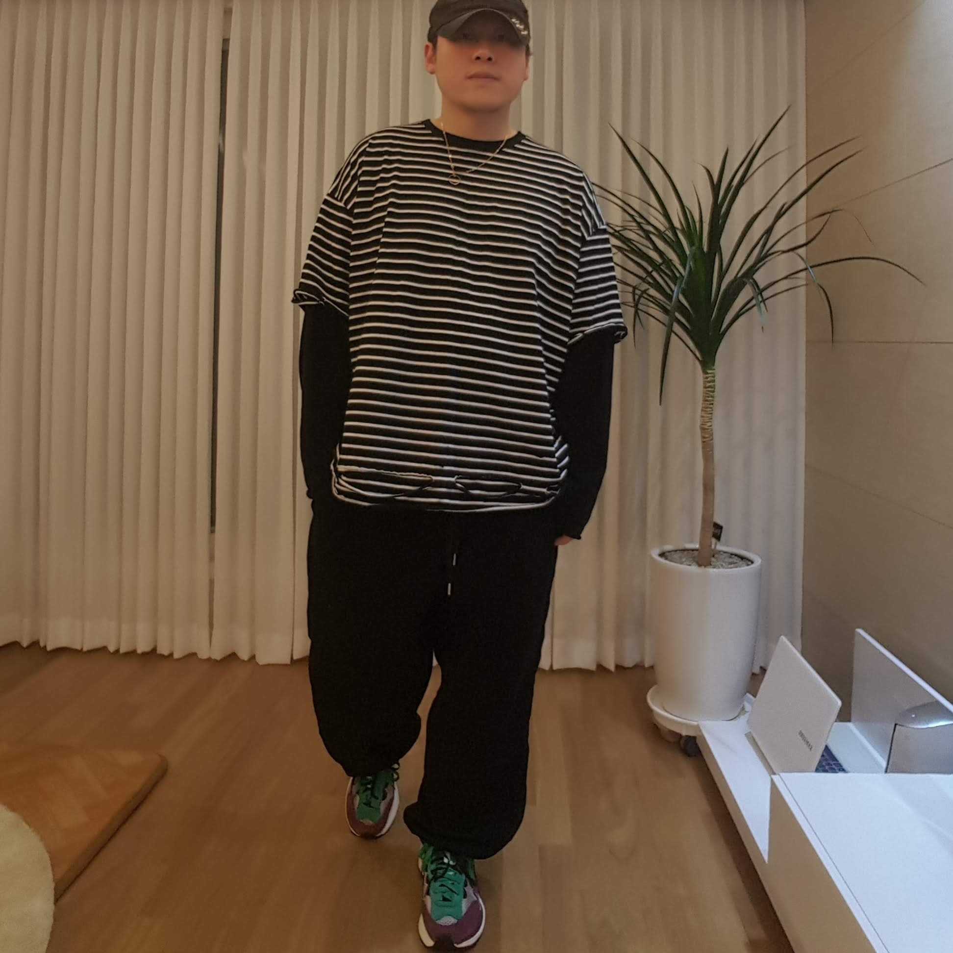 Nike x Sacai VaporWaffle String & Black Villain Red 착용 스타일 - 2