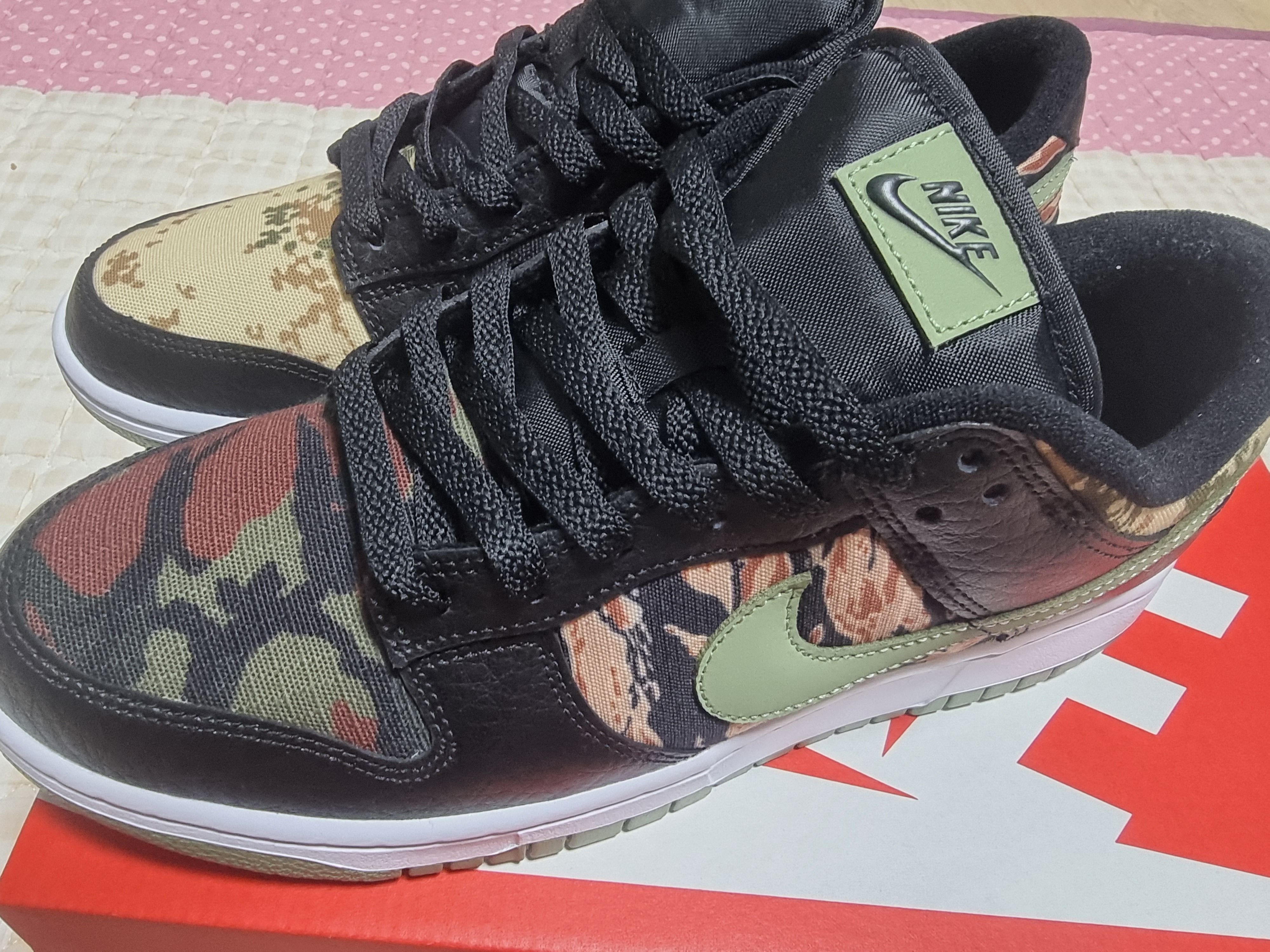Nike Dunk Low SE Black Multi Camo 착용 스타일 - 2