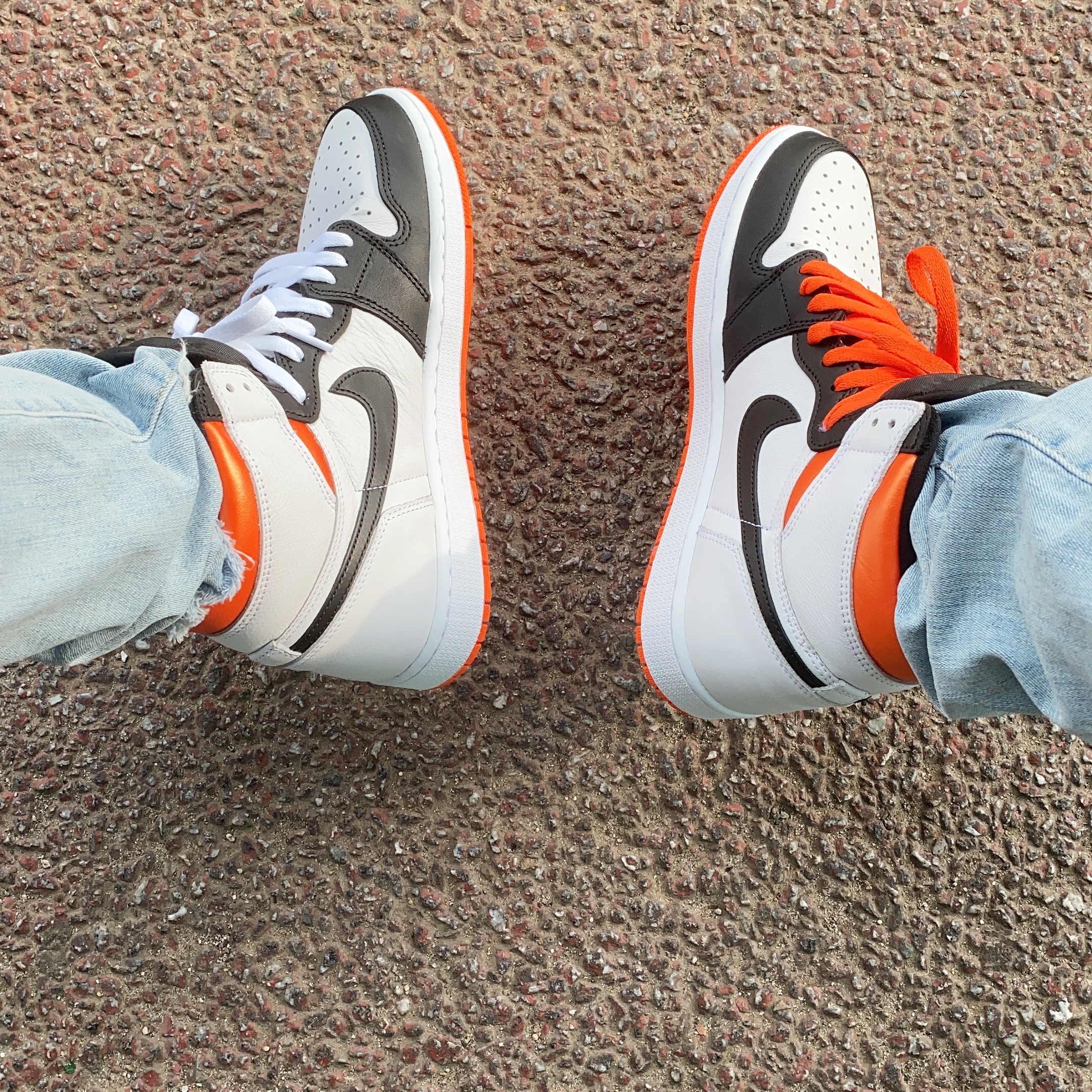 Jordan 1 Retro High OG Electro Orange 착용 스타일 - 1