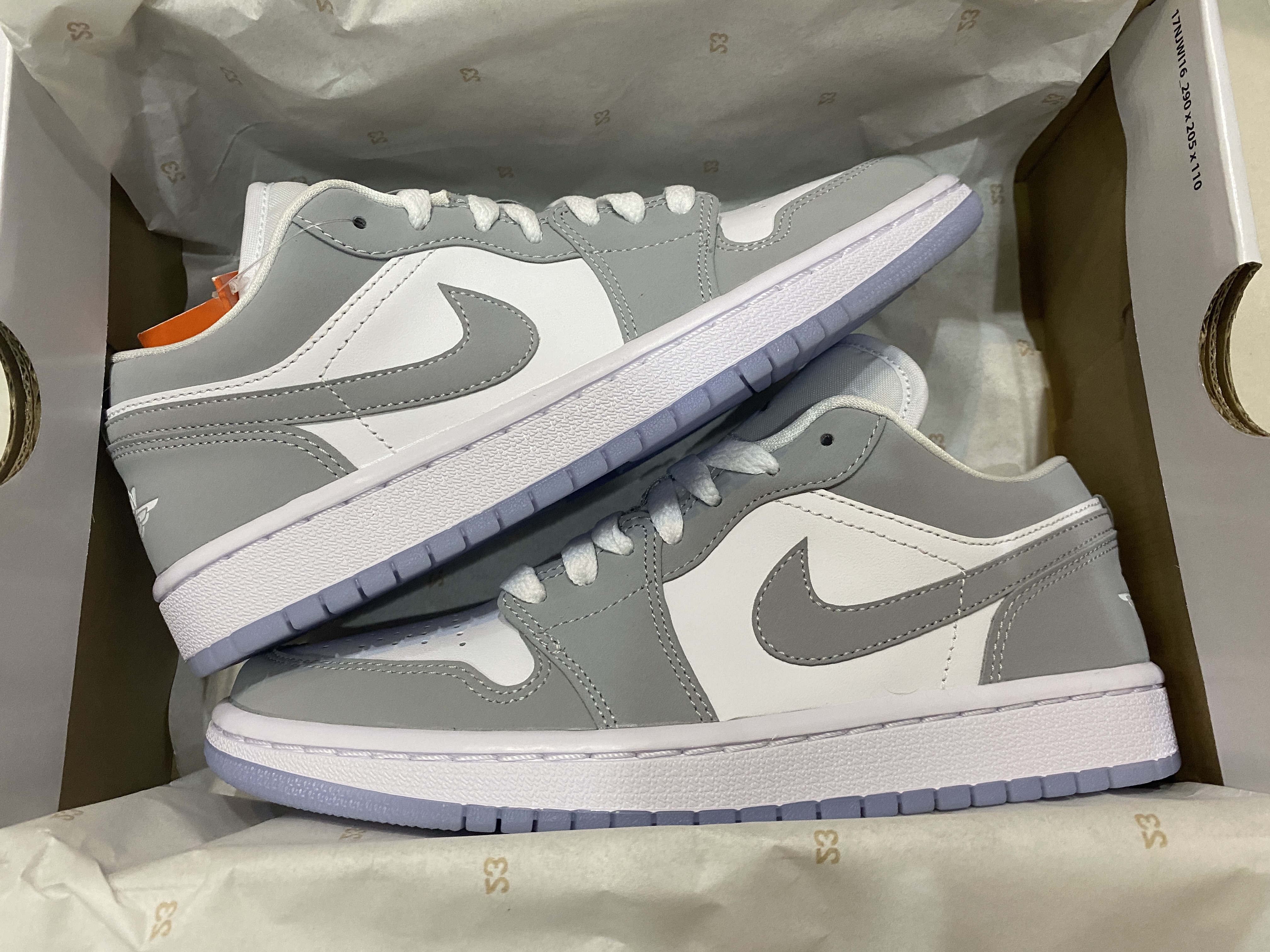(W) Jordan 1 Low White Wolf Grey 착용 스타일