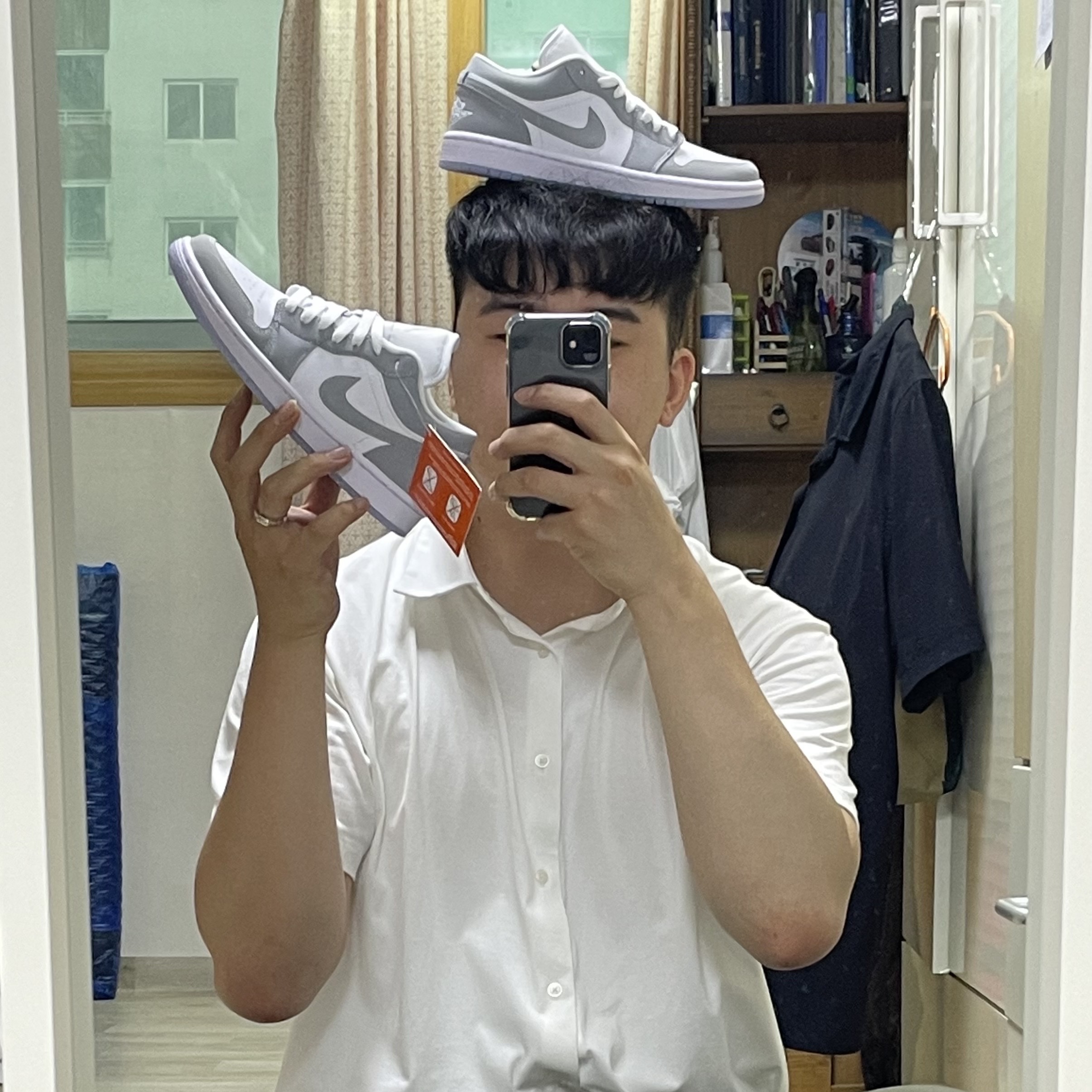 (W) Jordan 1 Low White Wolf Grey 착용 스타일 - 1