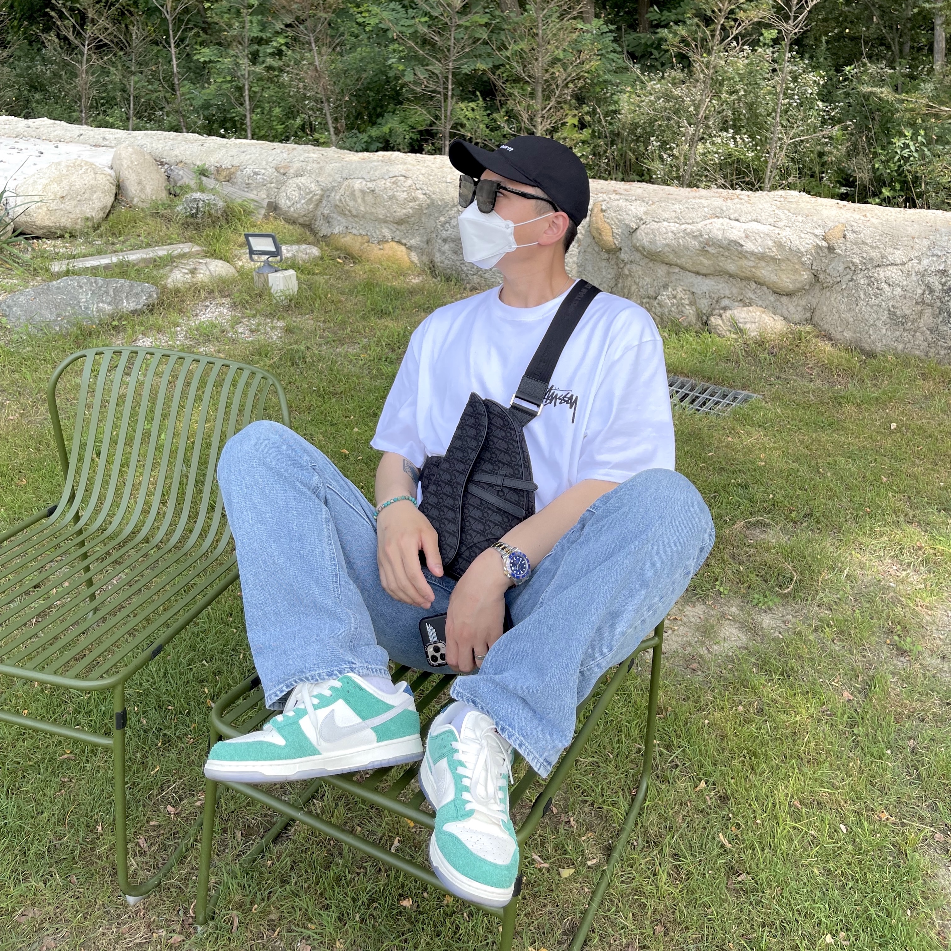 Stussy Reflection T-Shirt White, Nike x Kasina Dunk Low Road Sign - Kasina Exclusive 착용 스타일