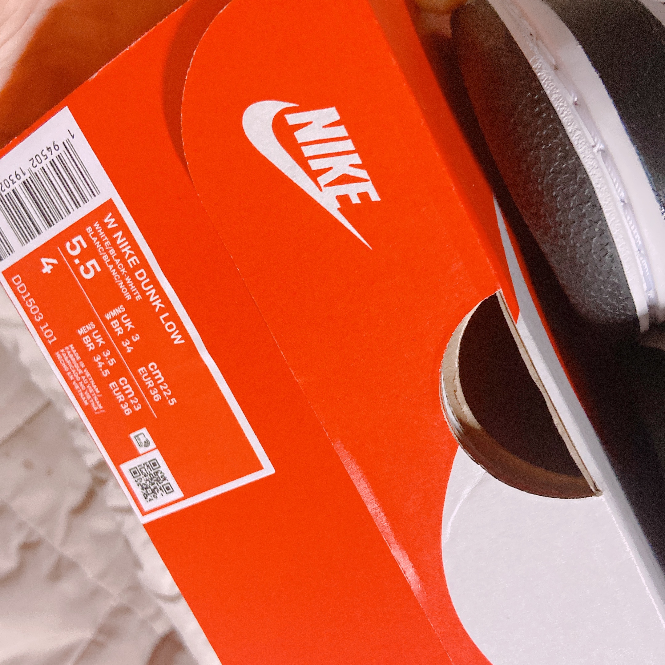 (W) Nike Dunk Low Black 착용 스타일 - 5