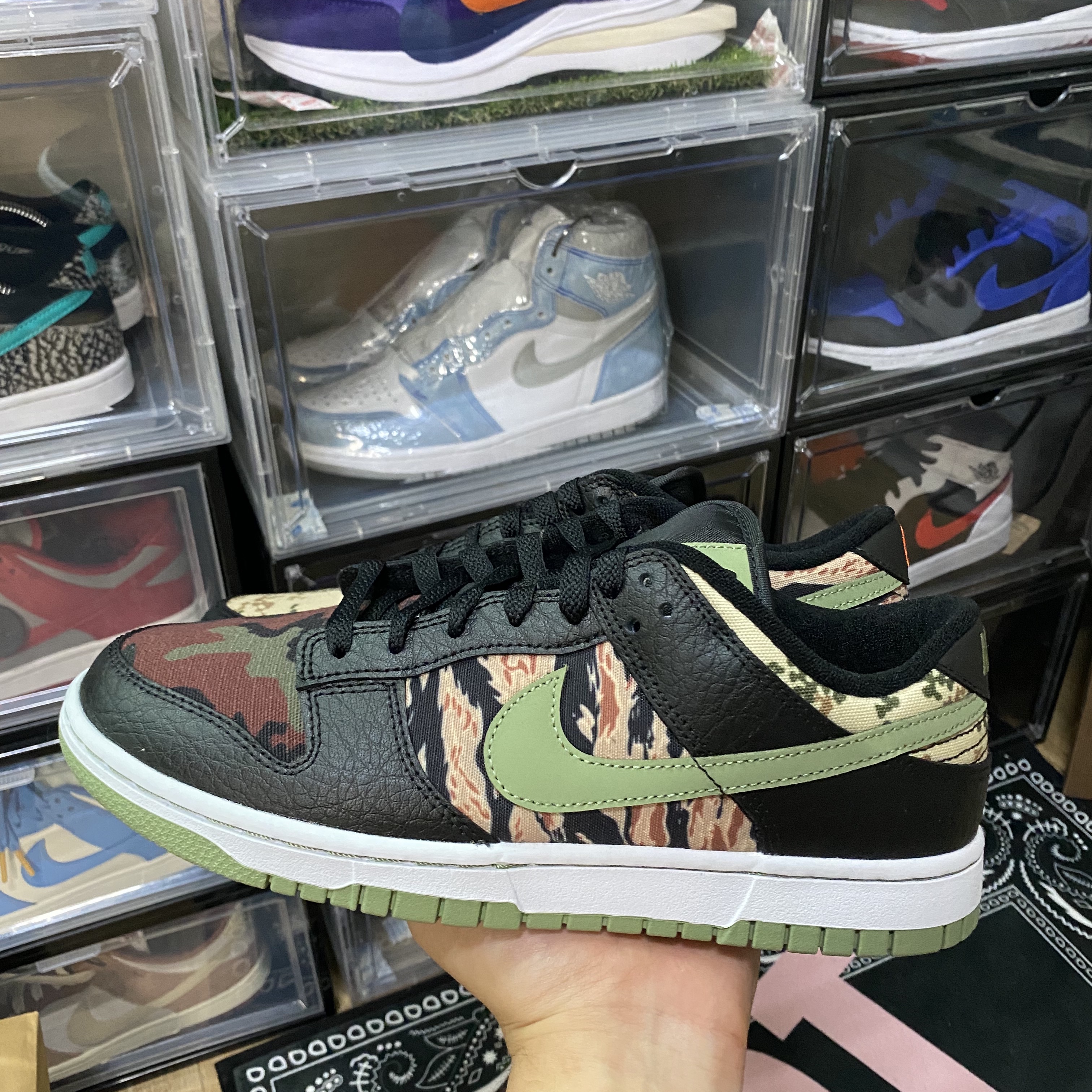 Nike Dunk Low SE Black Multi Camo 착용 스타일 - 1