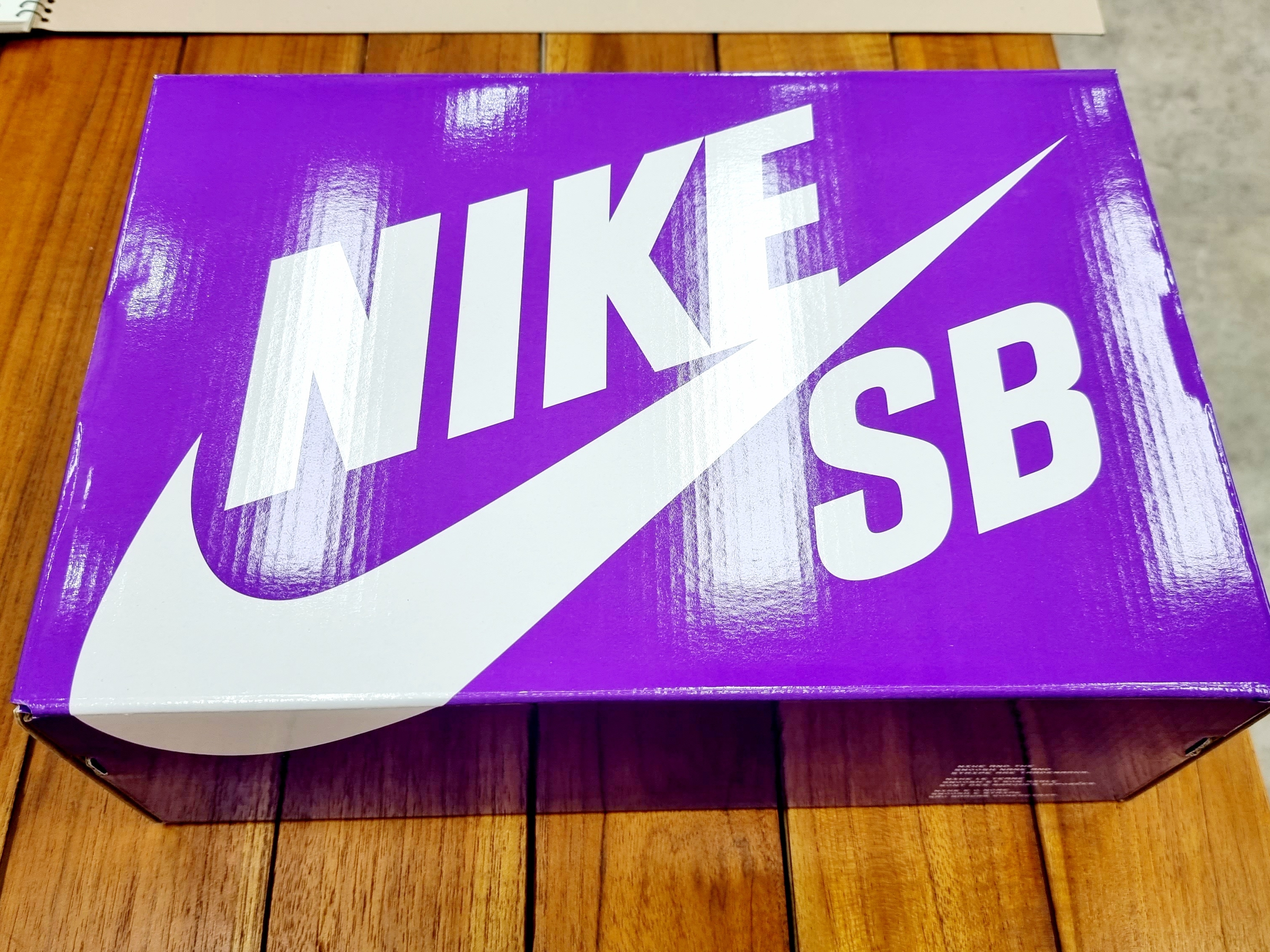 Nike SB Dunk Low Pro Red Plum 착용 스타일 - 2