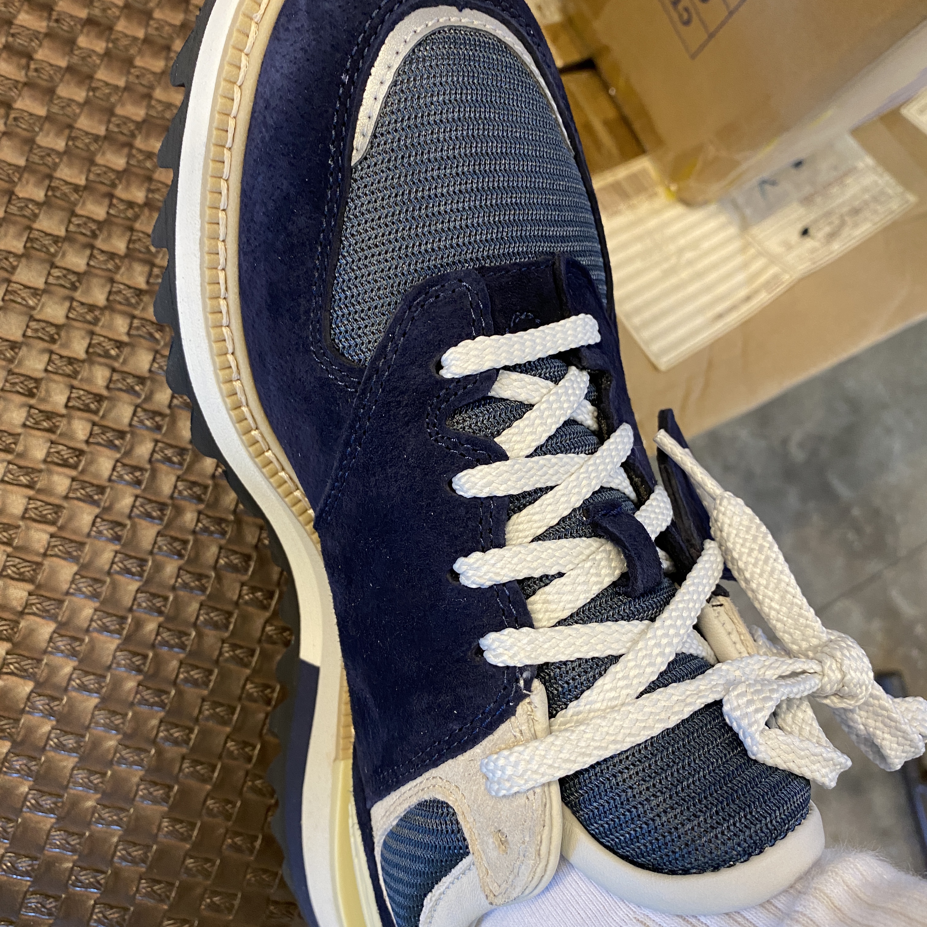 New Balance x Tokyo Design Studio 574 Navy Blue 착용 스타일 - 5