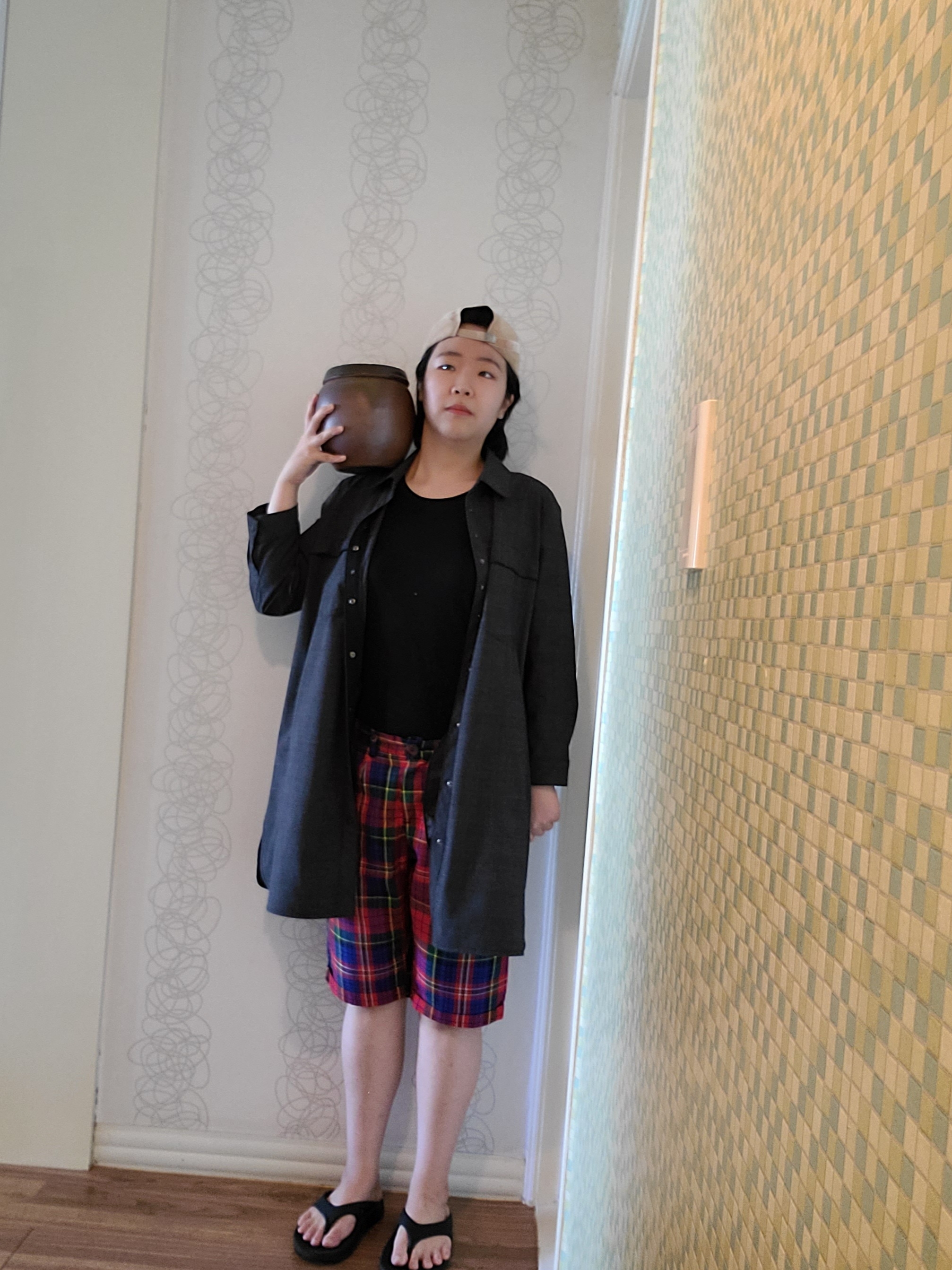 Oofos OOriginal Black 착용 스타일