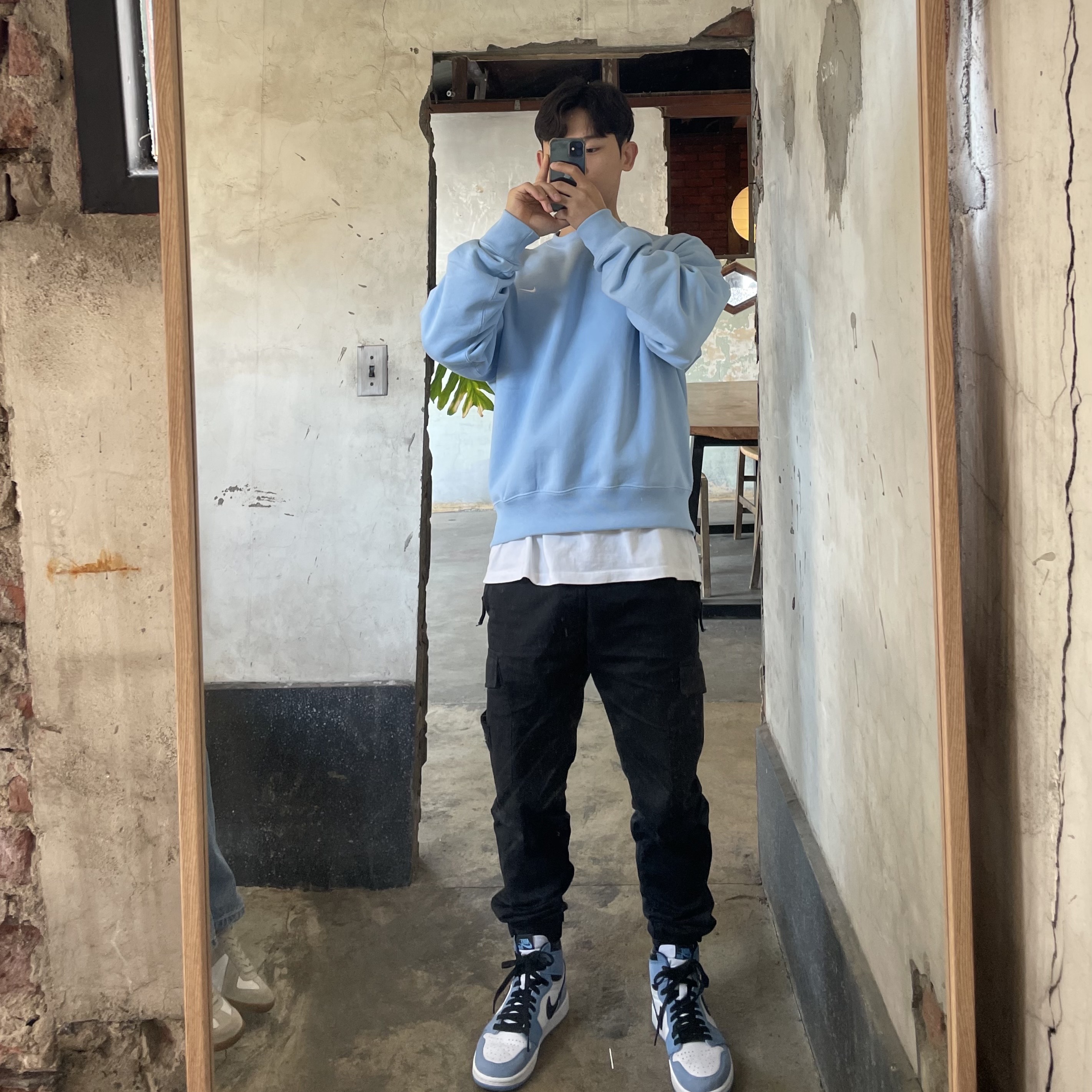 Nike NRG Solo Swoosh Crew Fleece Psychic Blue - Asia, Jordan 1 Retro High OG University Blue 착용 스타일