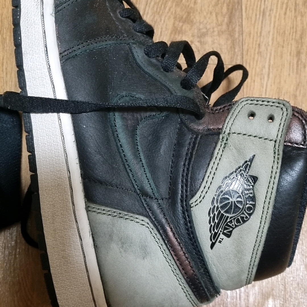 Jordan 1 Retro High Blue Moon, Jordan 1 Retro High Clay Green 착용 스타일 - 3